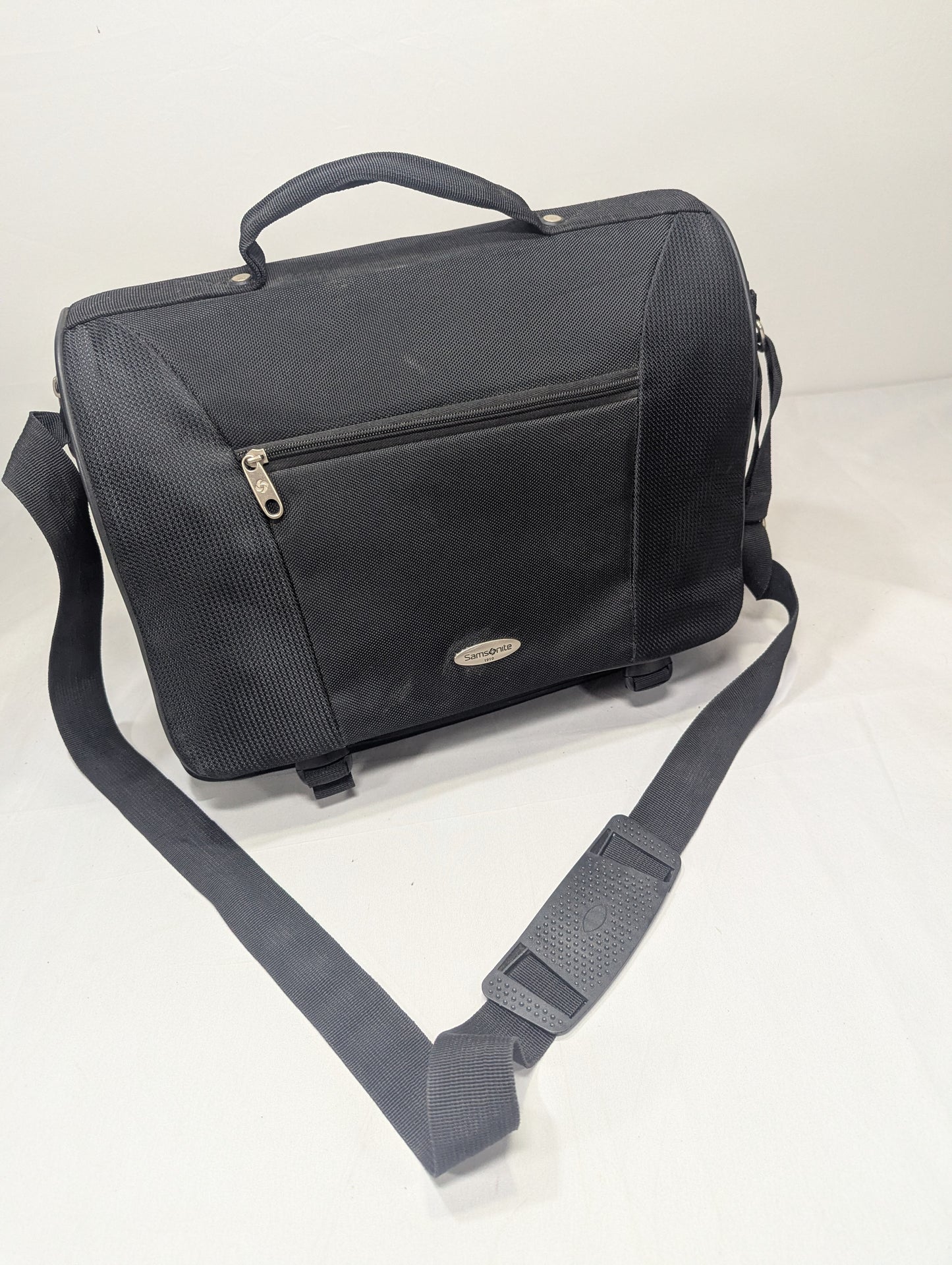Samsonite title will update soon