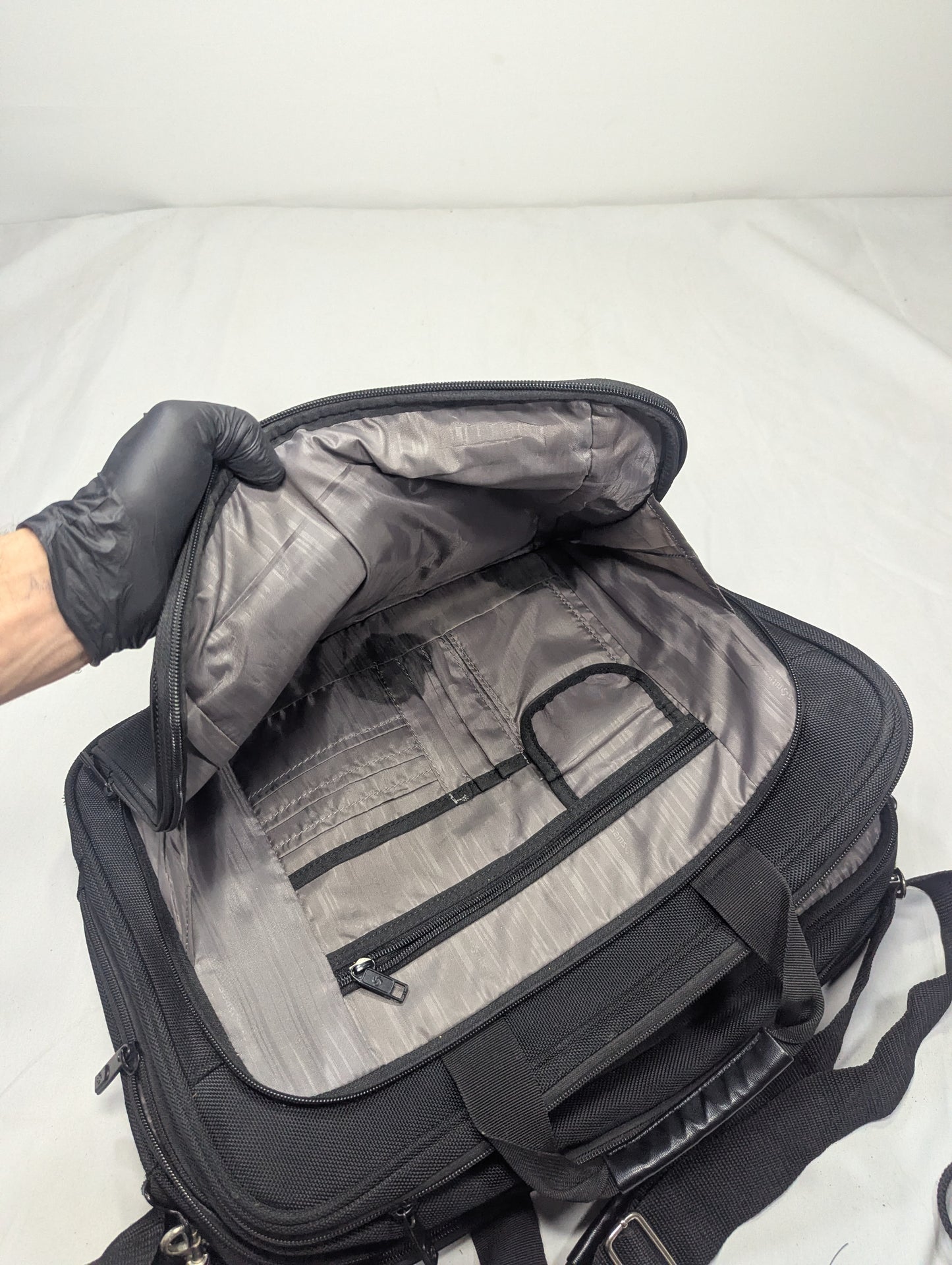 Samsonite title will update soon
