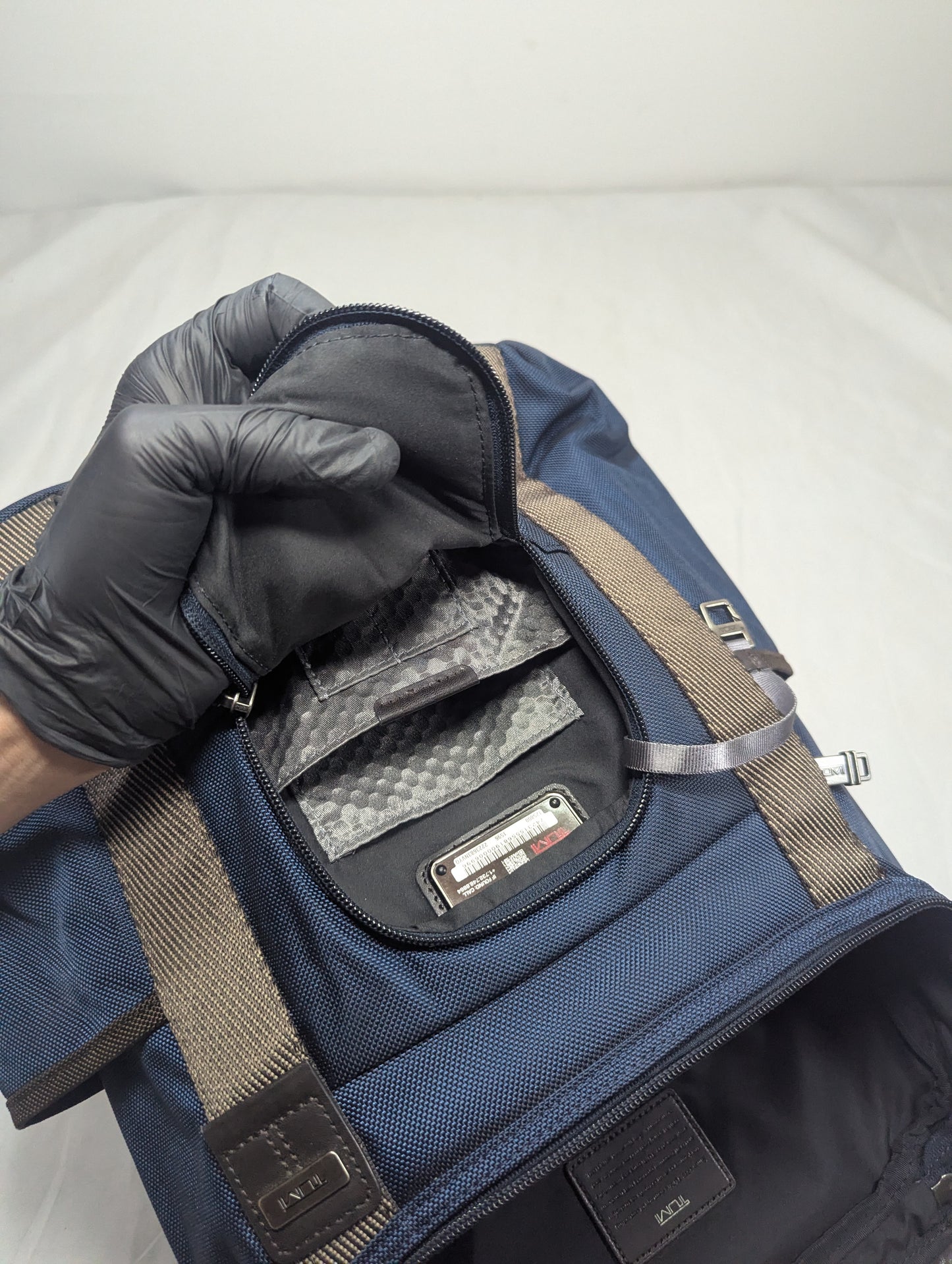 TUMI title will update soon
