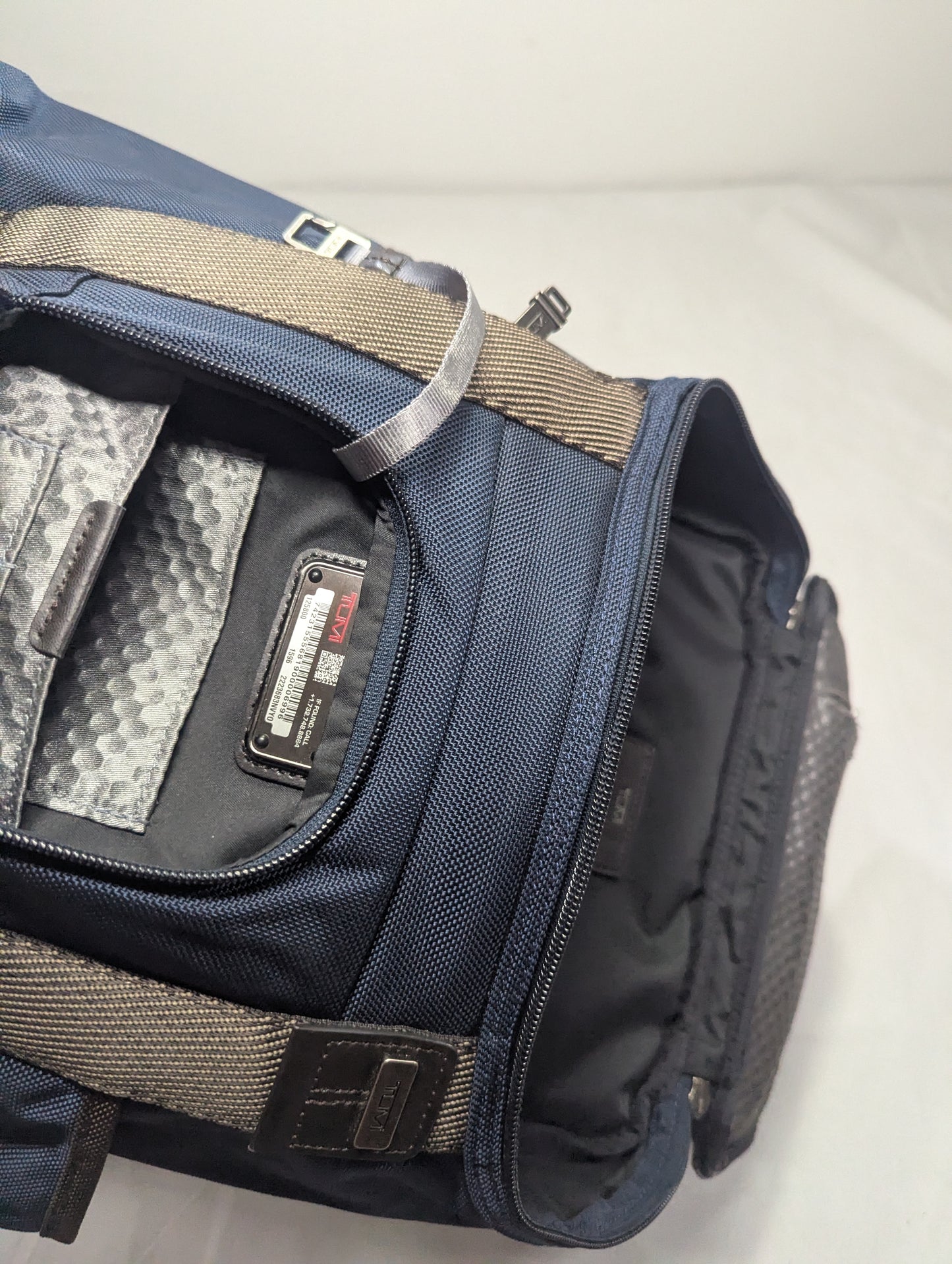 TUMI title will update soon