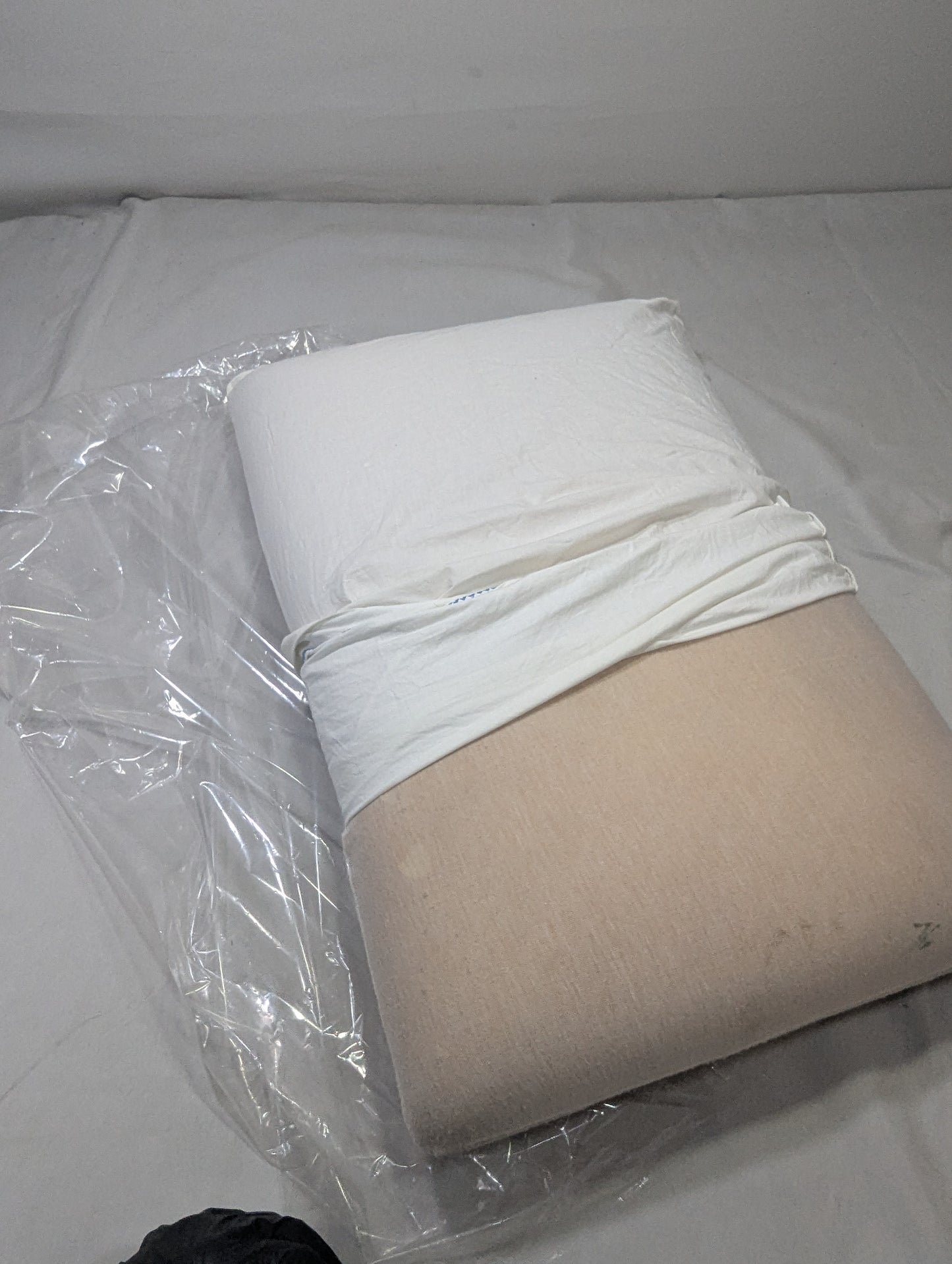 Imported Lot Memory foam Pillow P0190