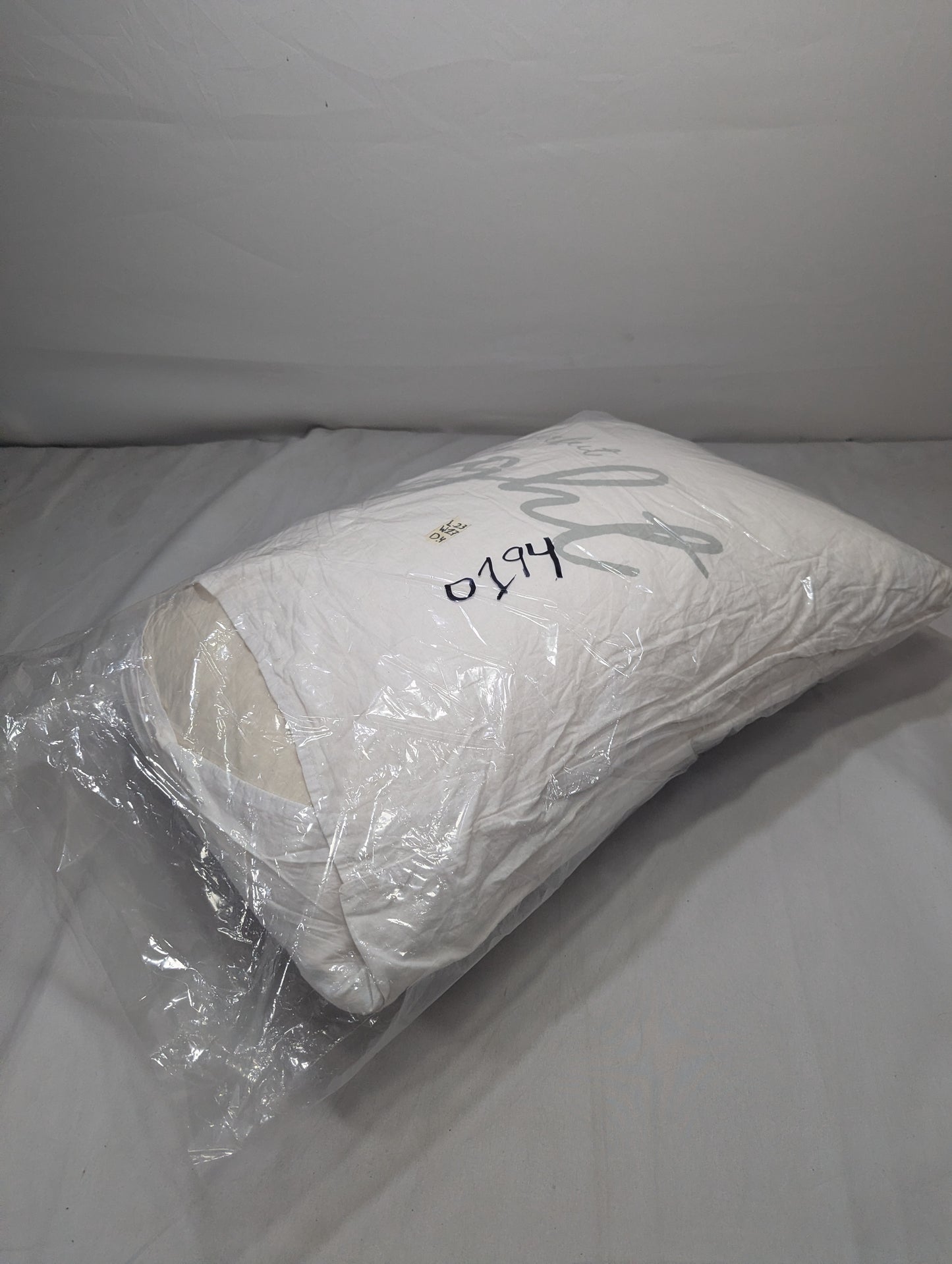 LATEX Imported Lot Memory foam Pillow P0194