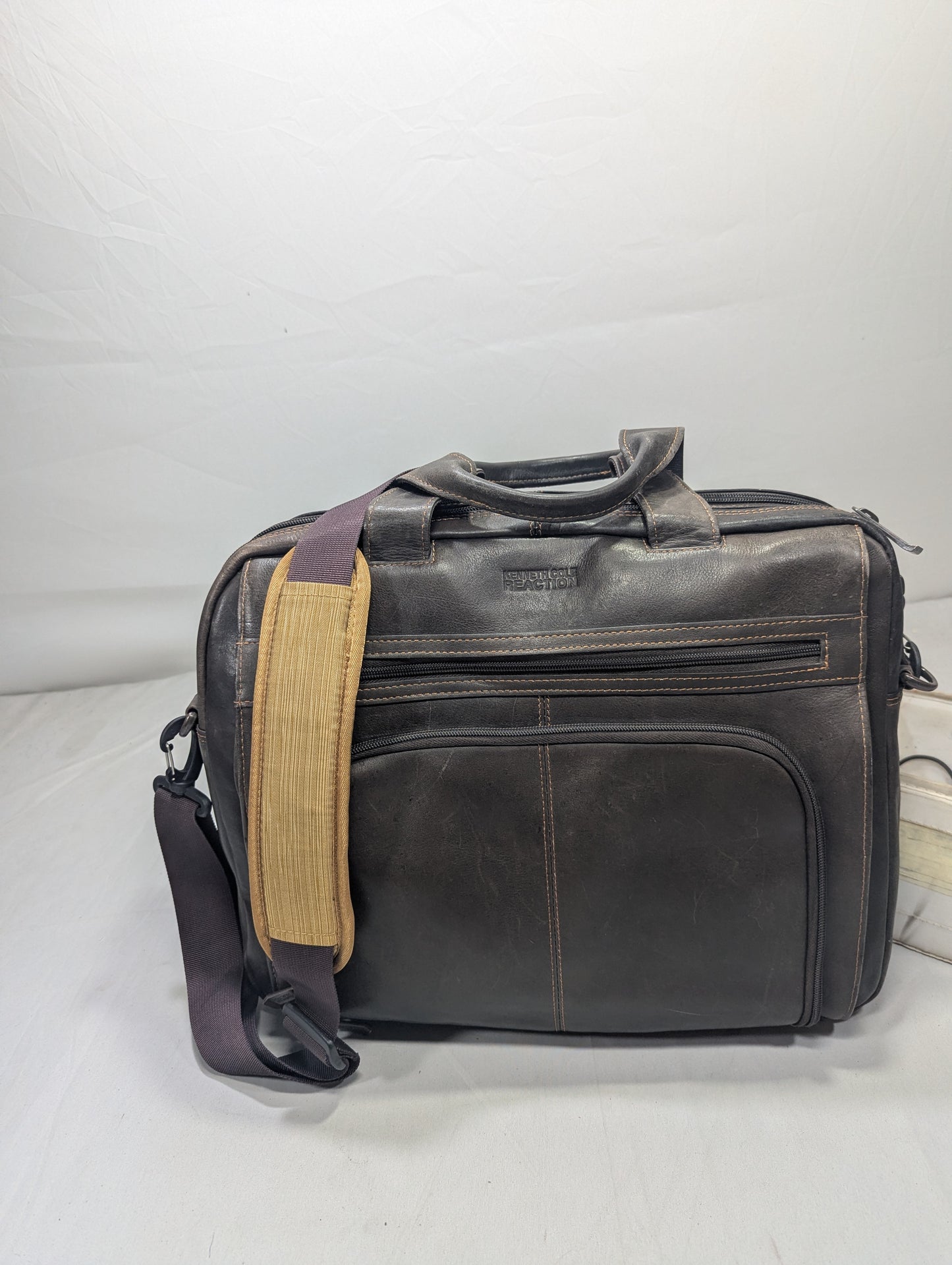 KENNETH COLE REACTION Leather  Title will update soon