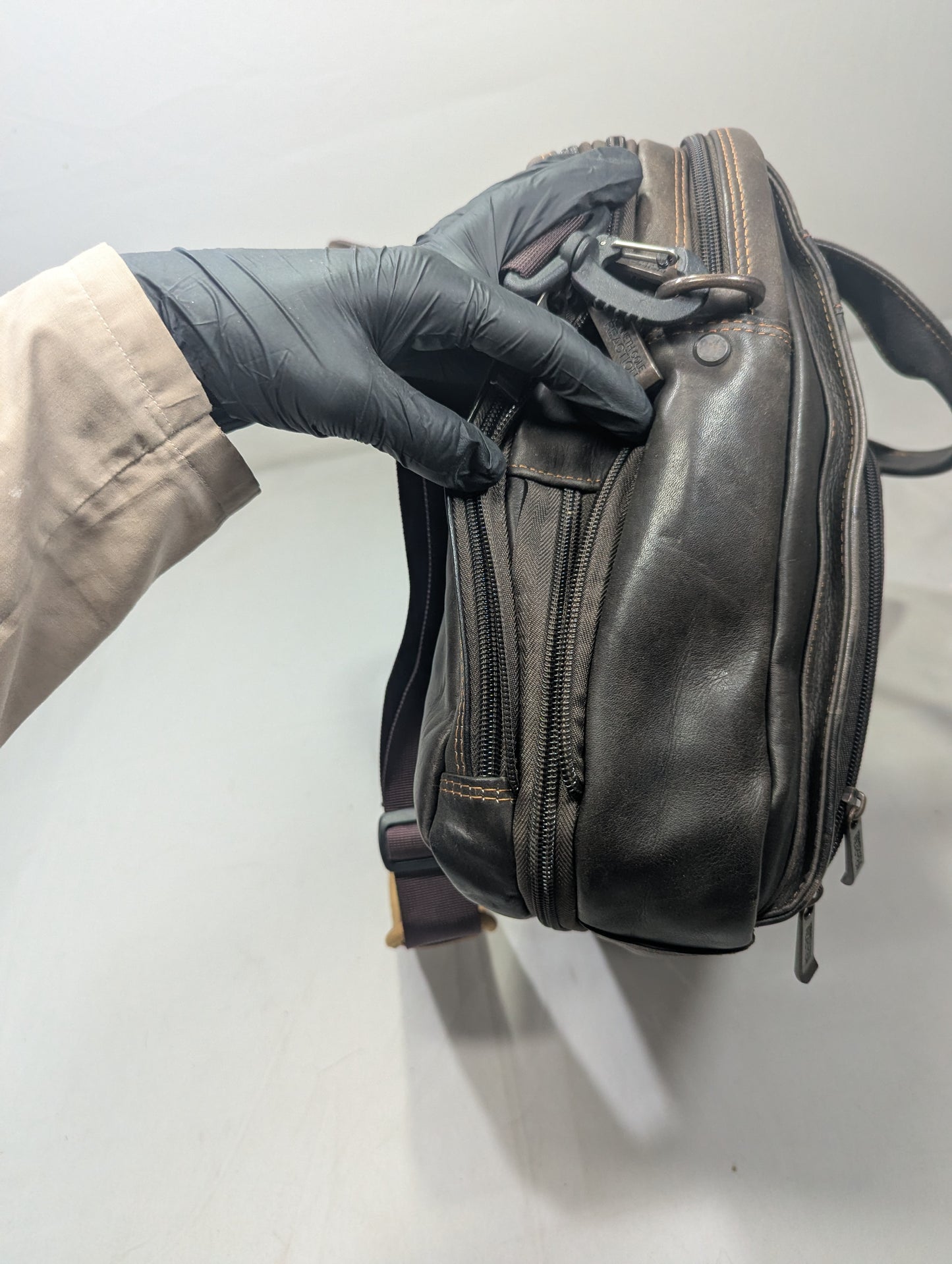 KENNETH COLE REACTION Leather  Title will update soon
