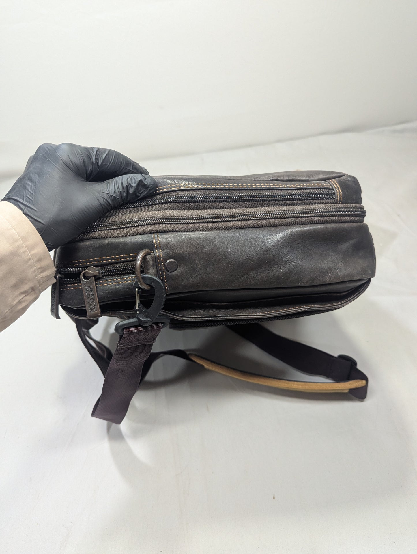 KENNETH COLE REACTION Leather  Title will update soon