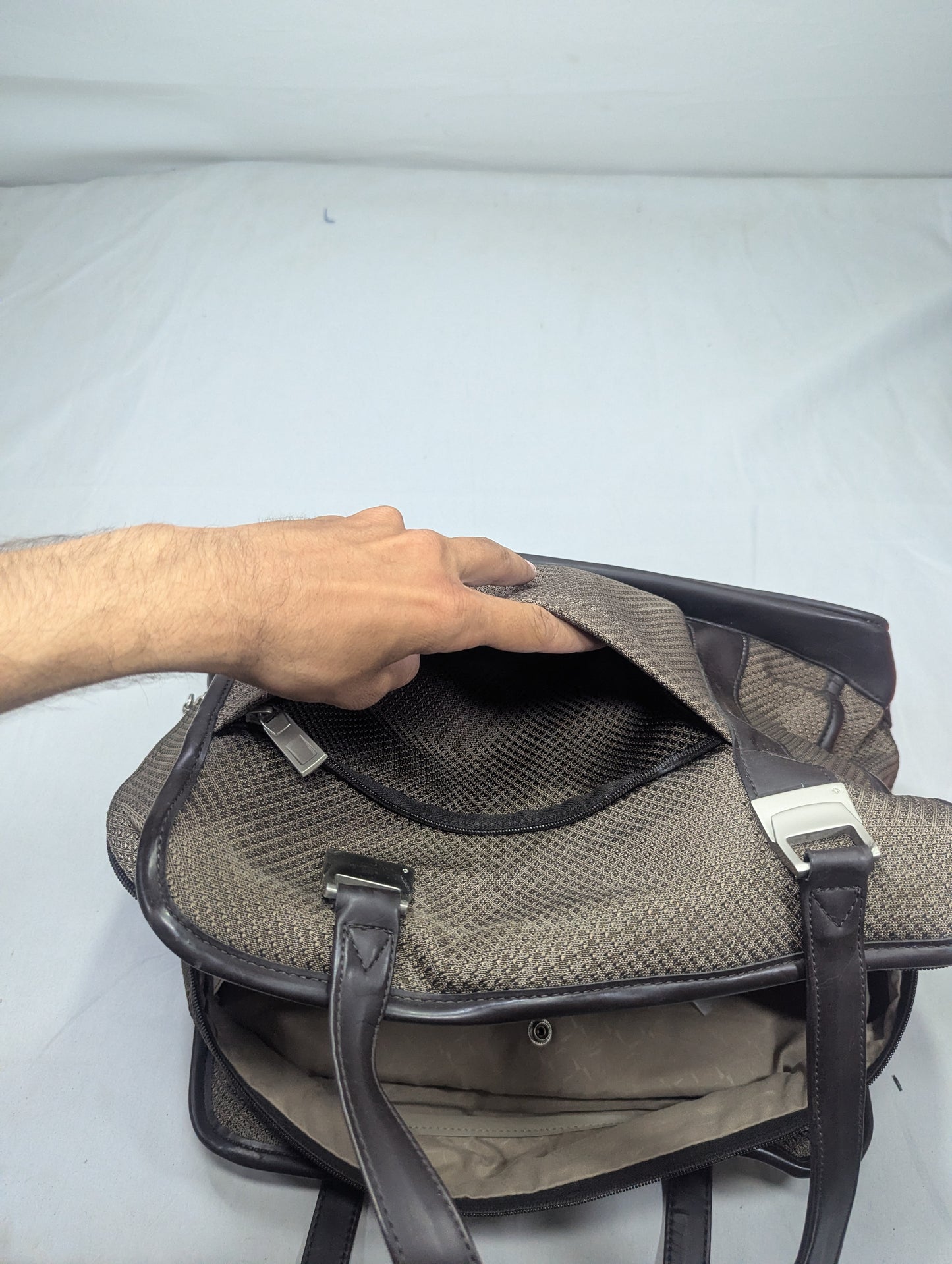 Samsonite Title will update soon