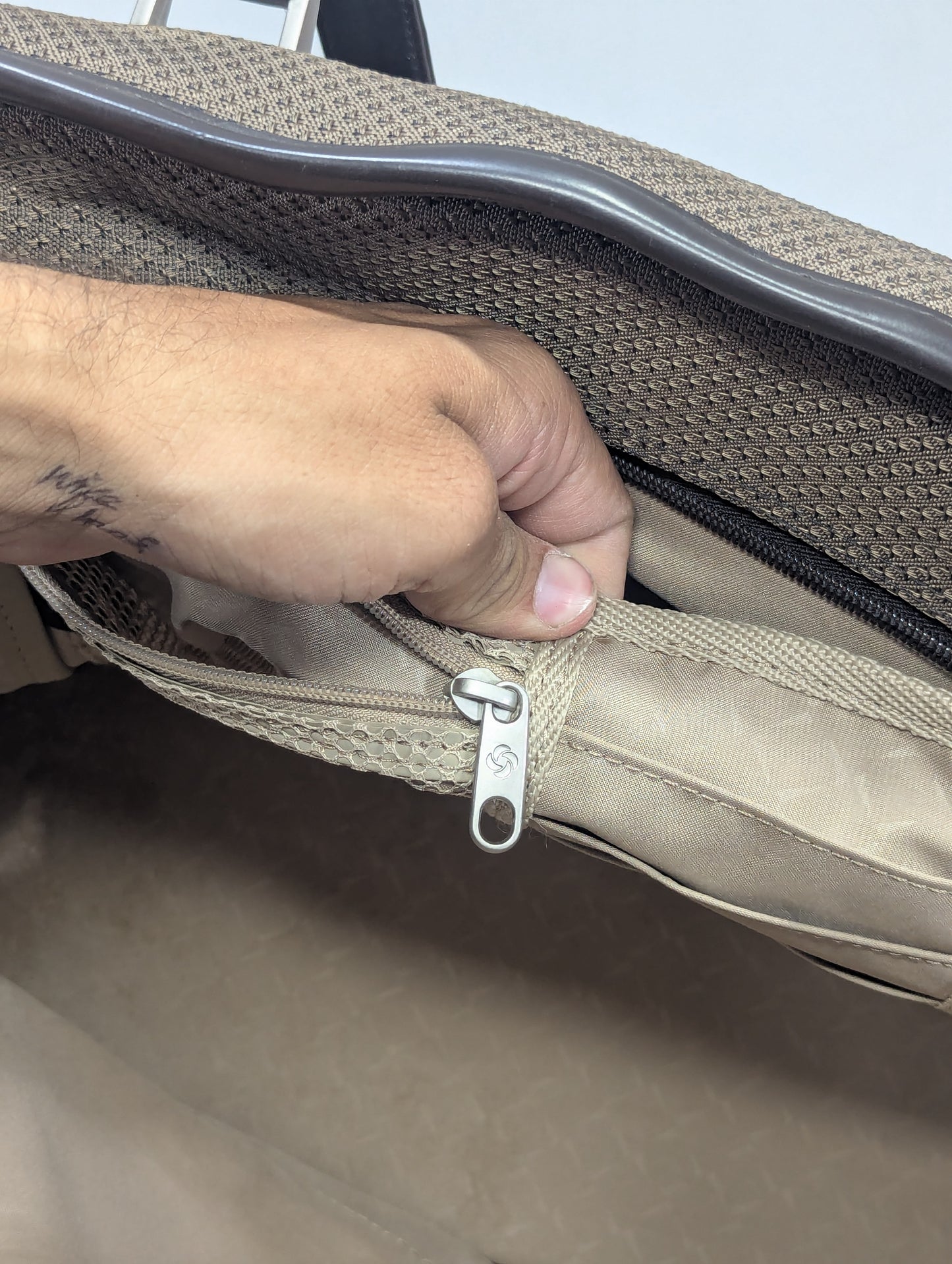 Samsonite Title will update soon