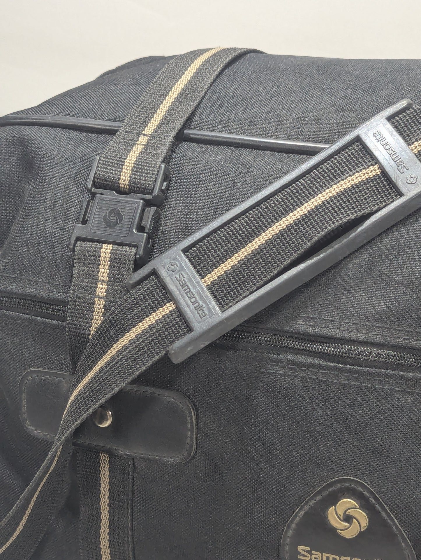 Samsonite Title will update soon