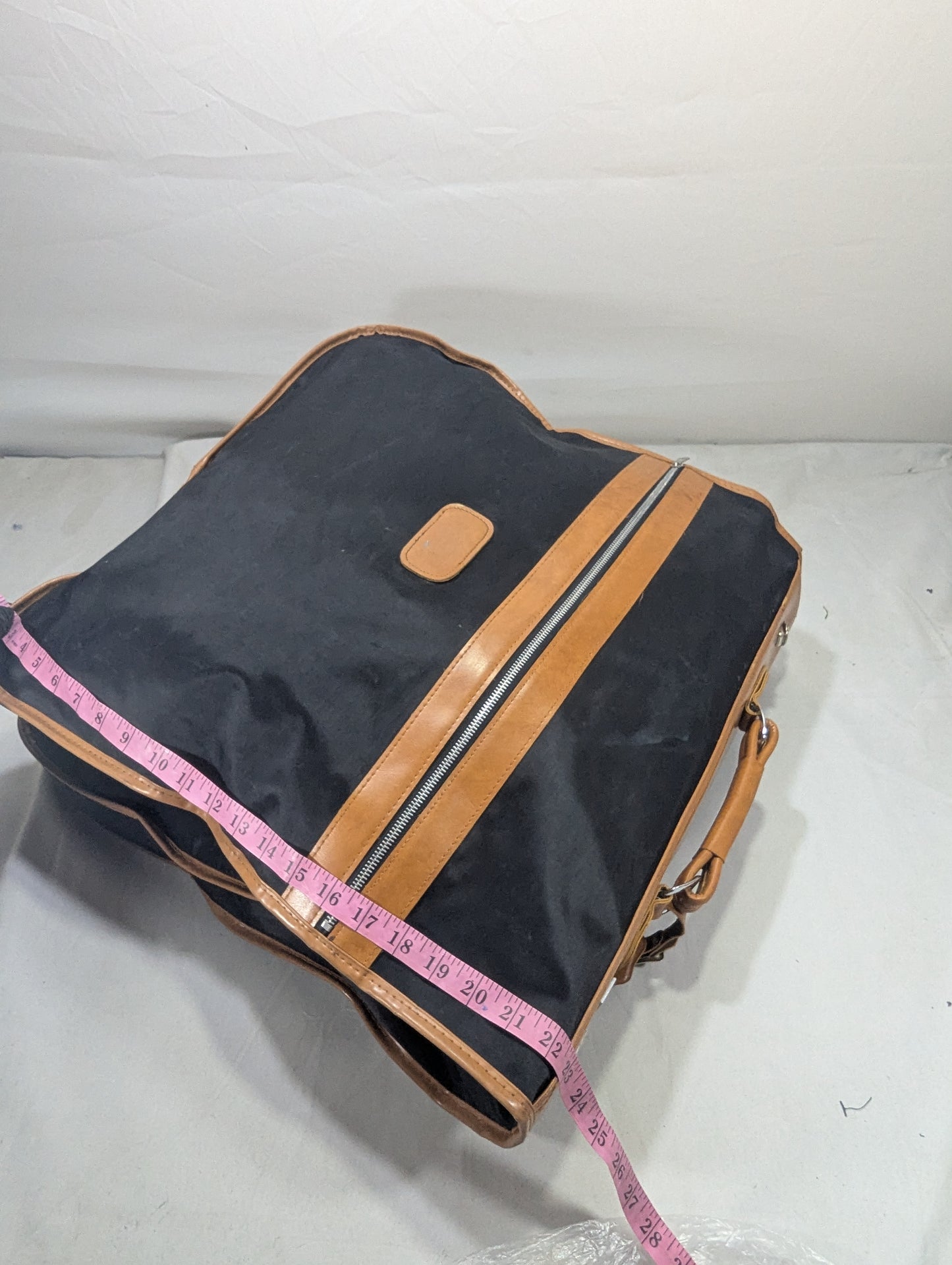 Suit Bag Title will update soon
