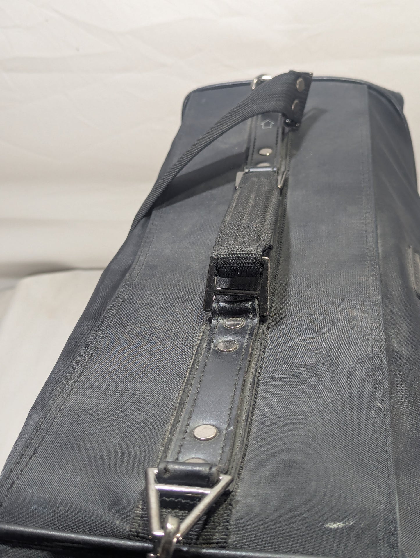 Suit Bag Title will update soon
