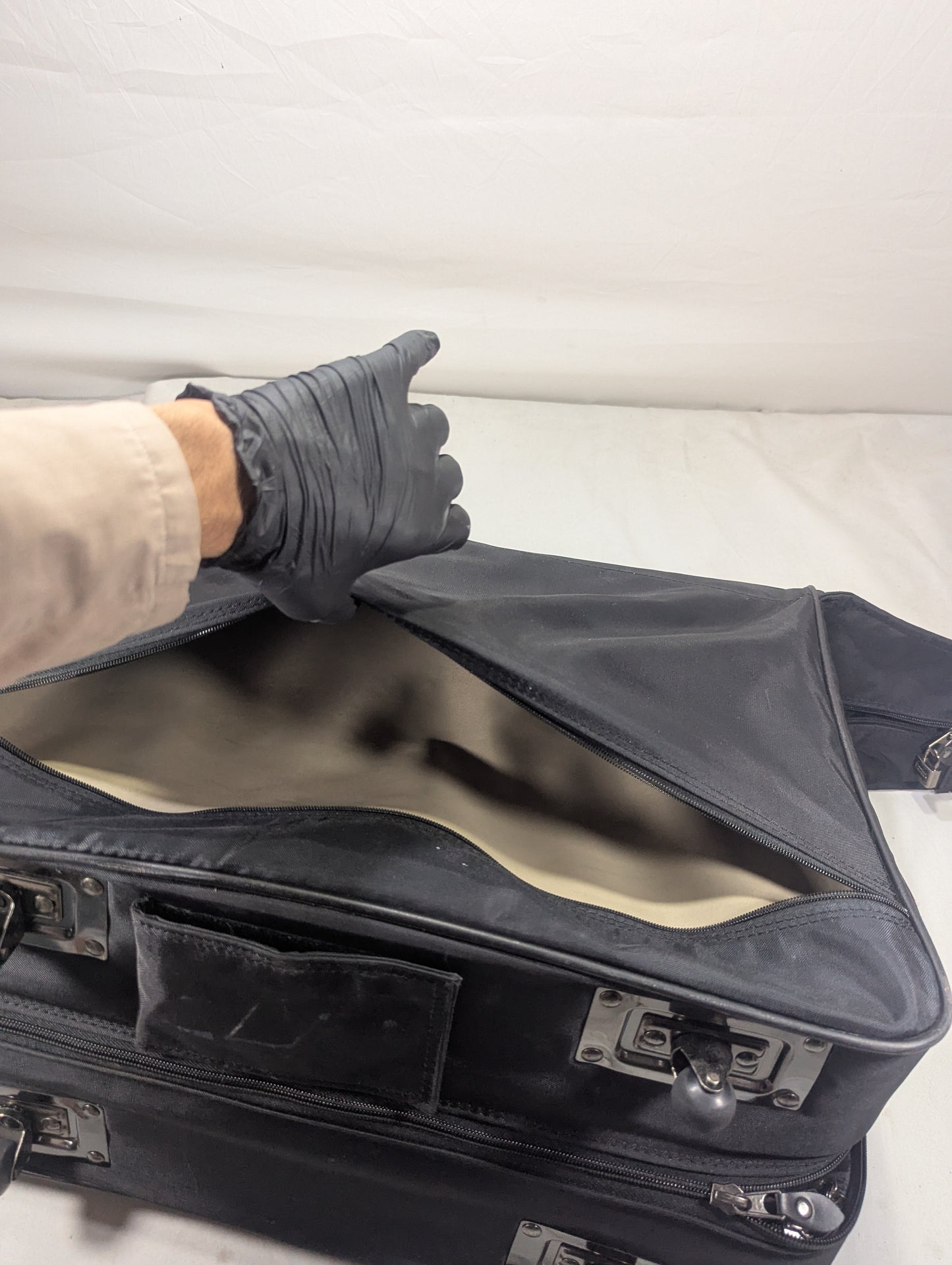 Suit Bag Title will update soon