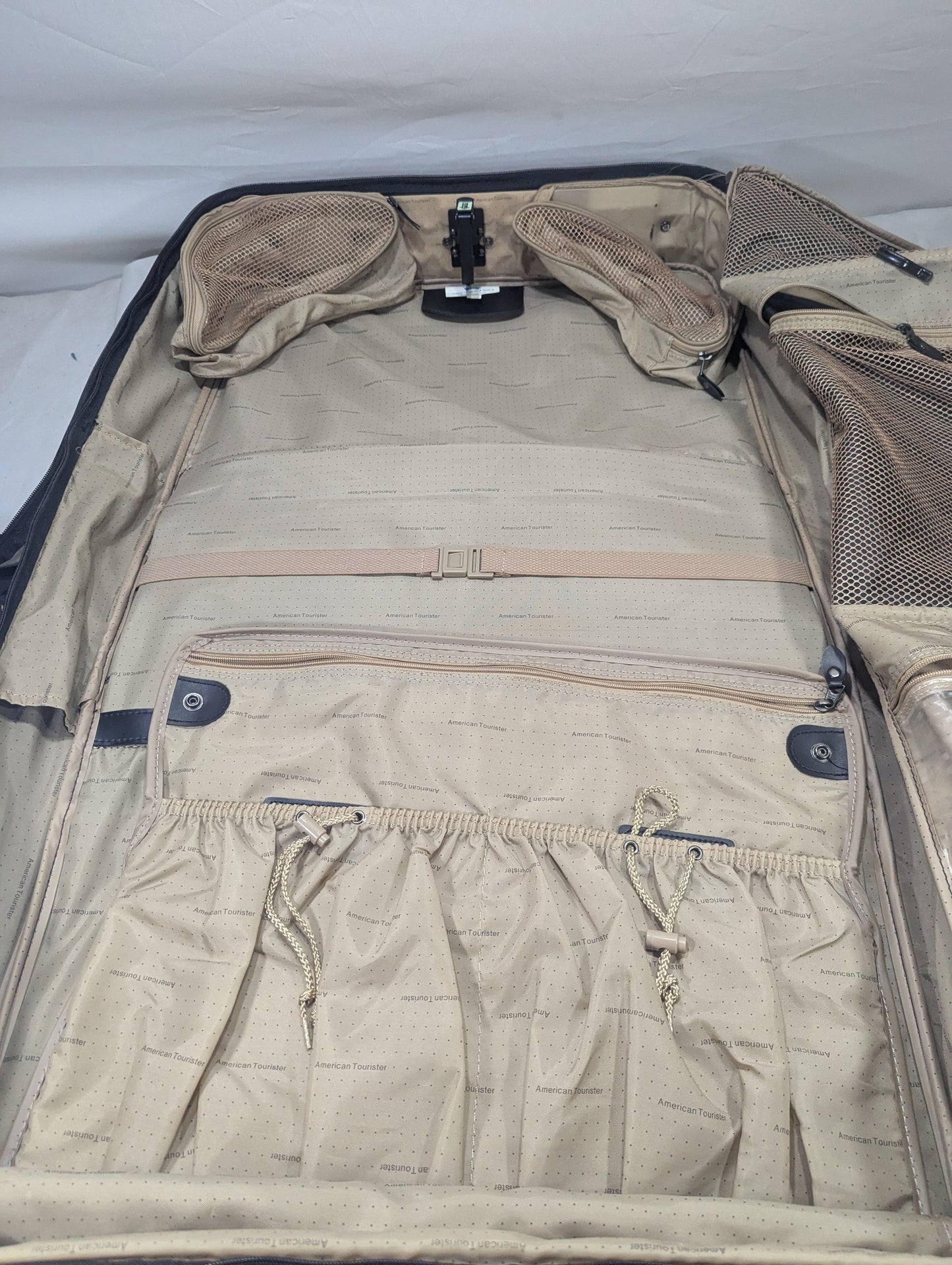 Suit Bag Title will update soon
