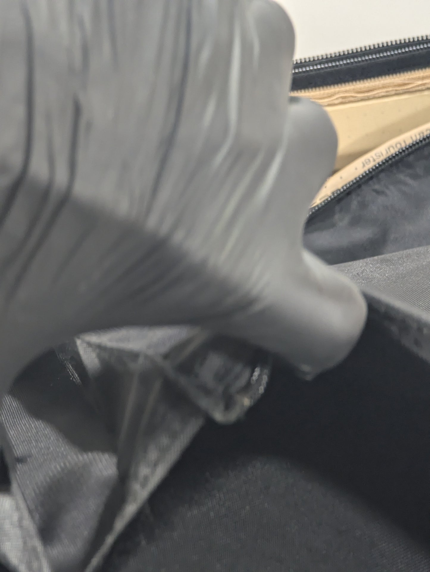 Suit Bag Title will update soon