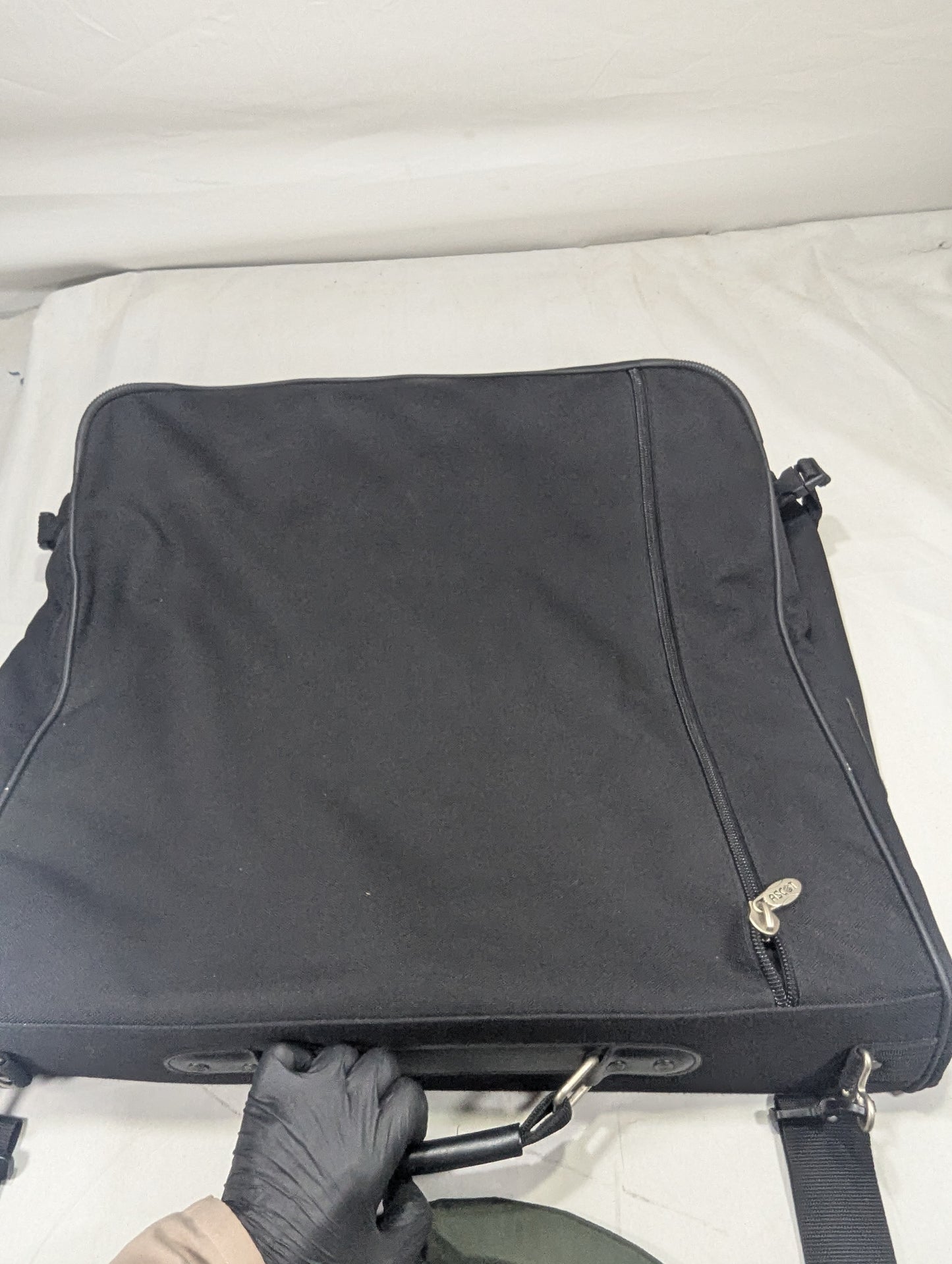 Suit Bag Title will update soon