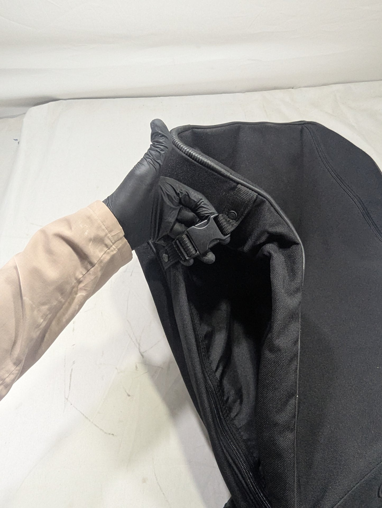 Suit Bag Title will update soon