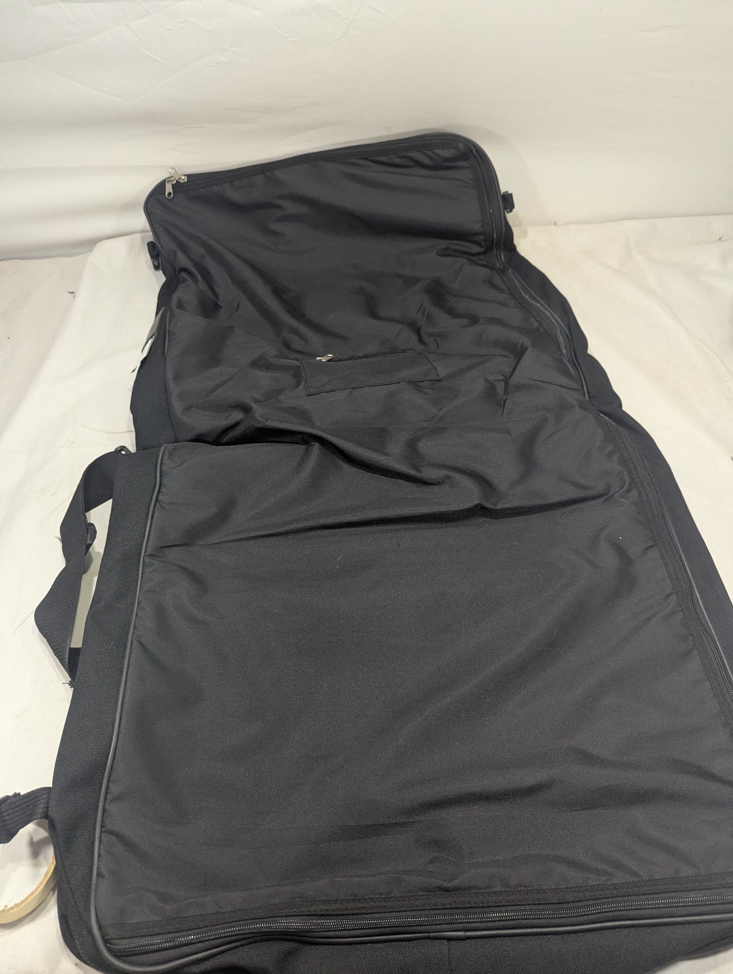 Suit Bag Title will update soon