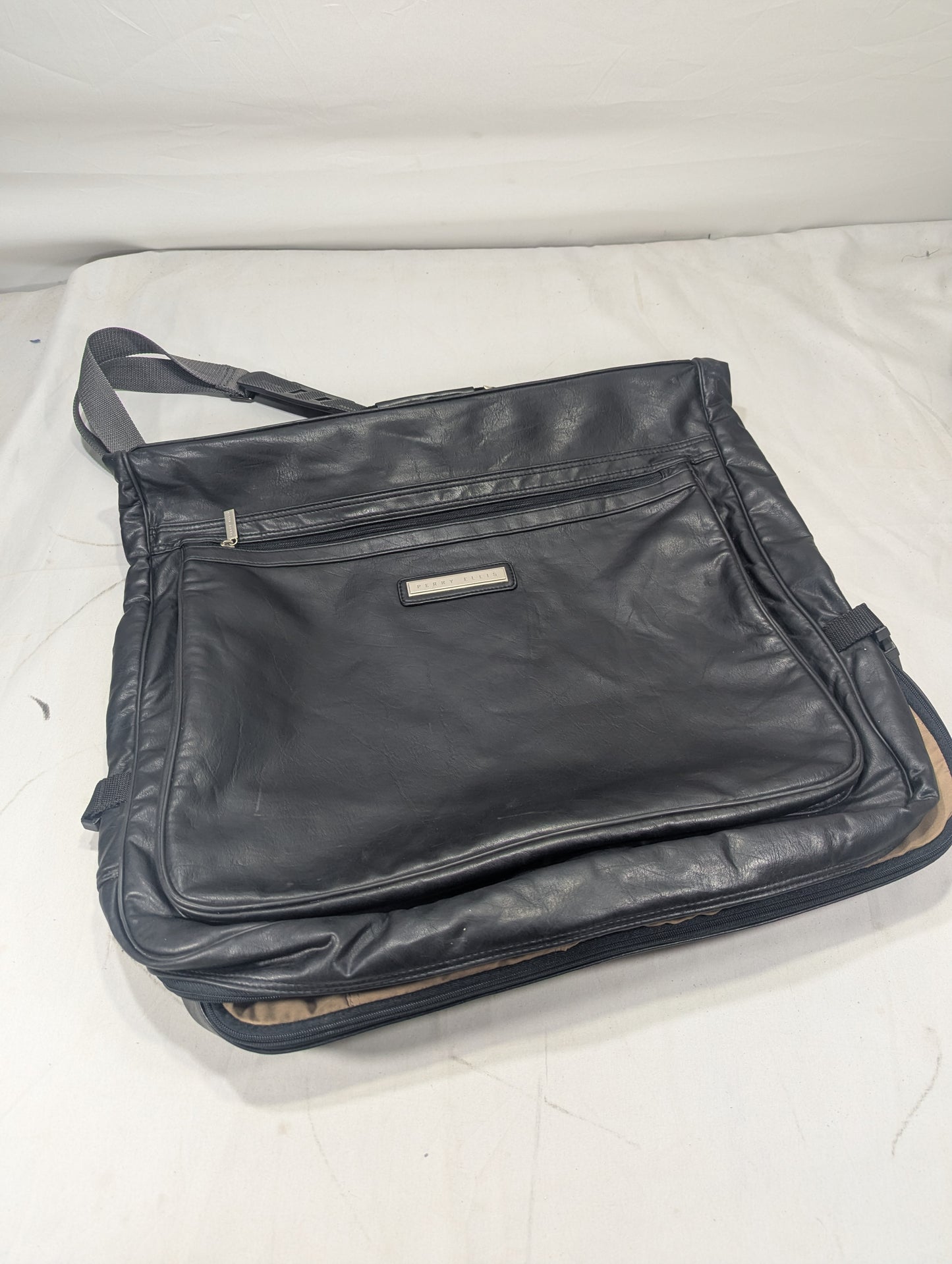 Suit Bag Title will update soon