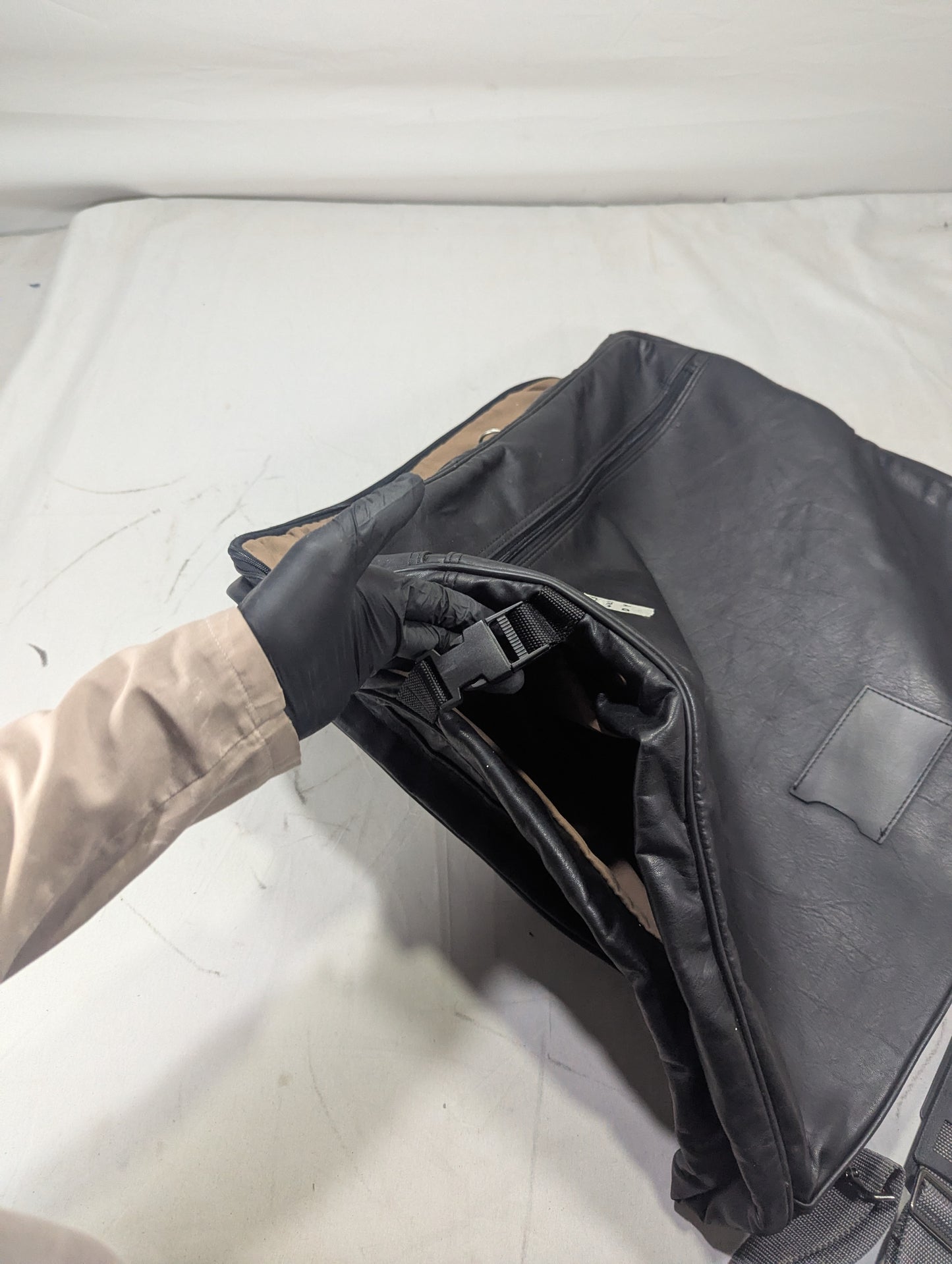 Suit Bag Title will update soon