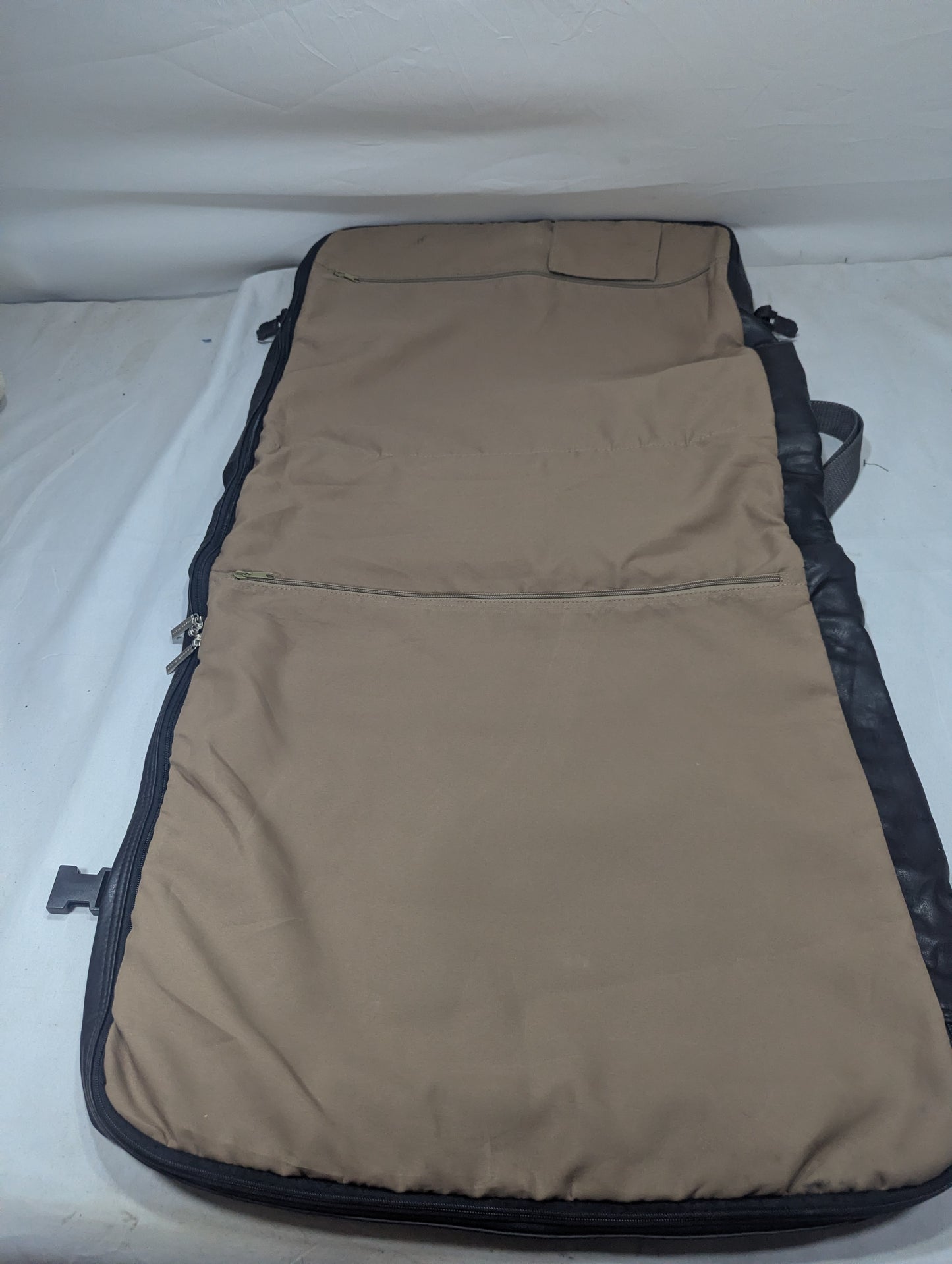 Suit Bag Title will update soon