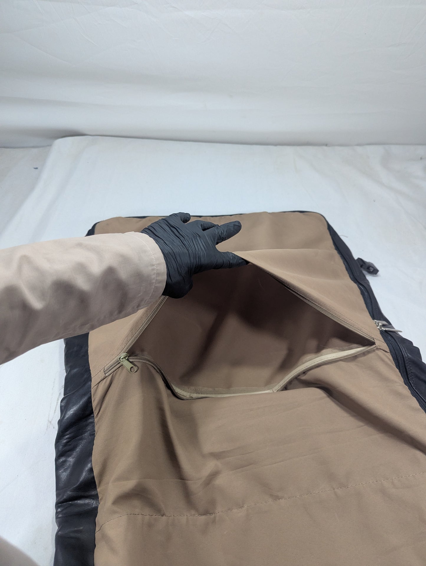 Suit Bag Title will update soon