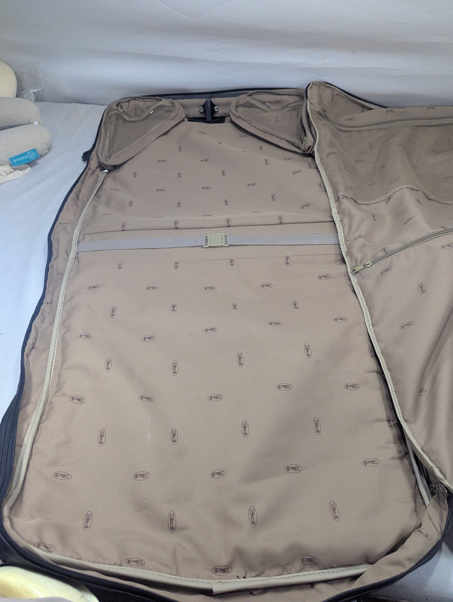 Suit Bag Title will update soon