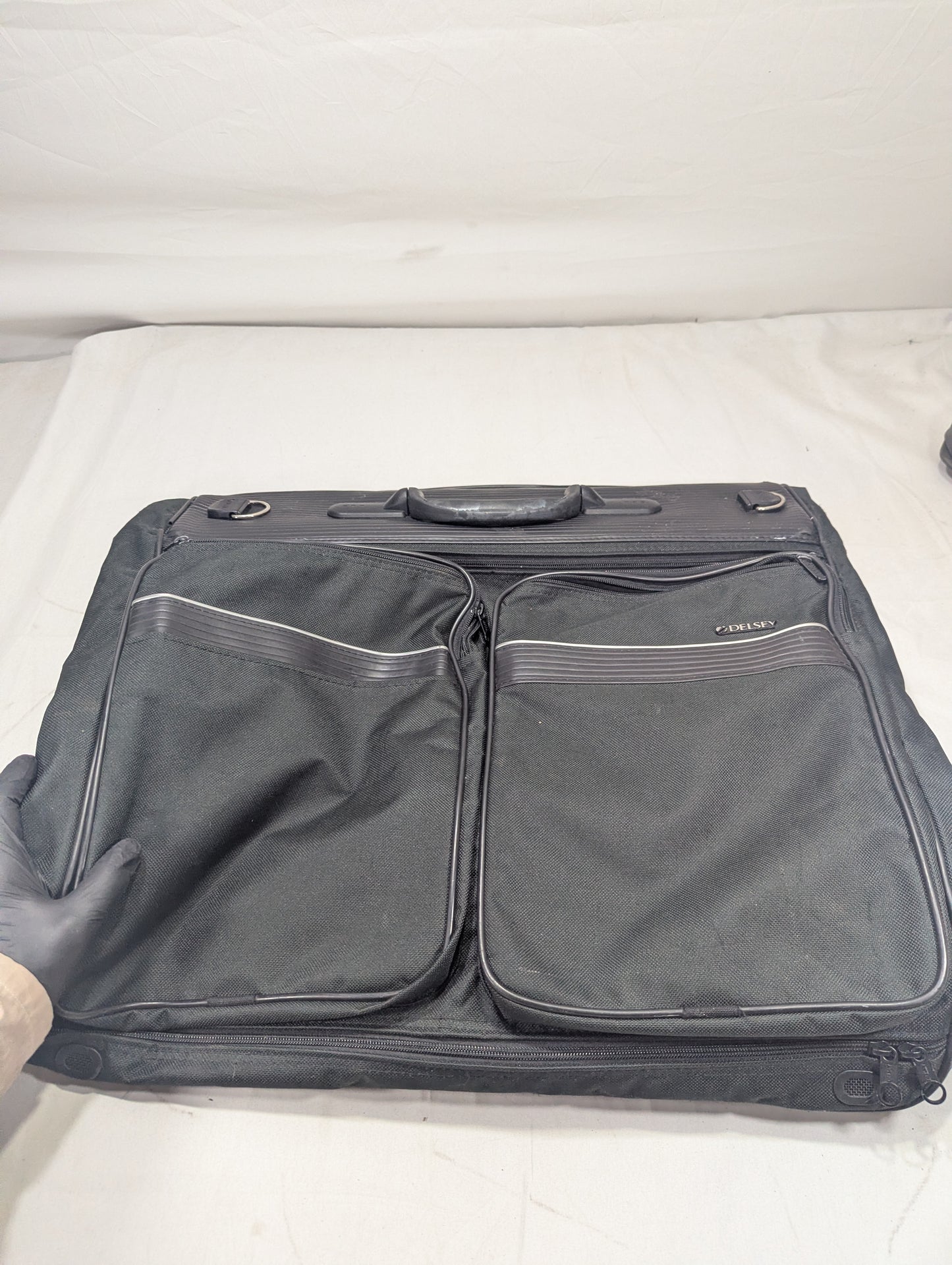 Suit Bag Title will update soon