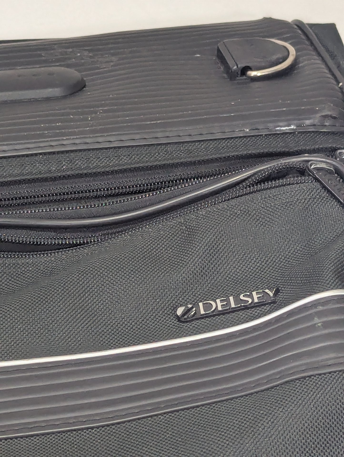 Suit Bag Title will update soon