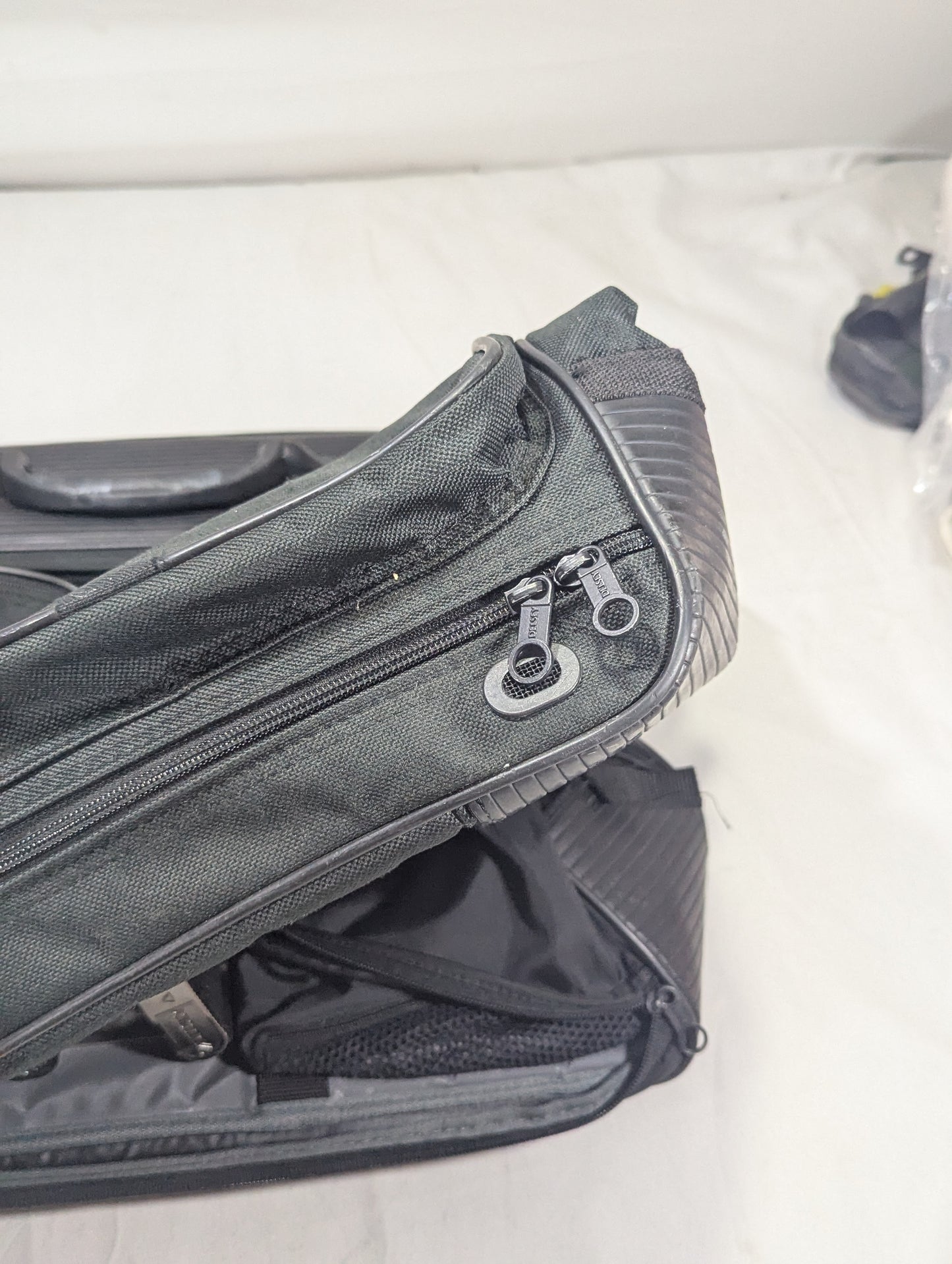 Suit Bag Title will update soon