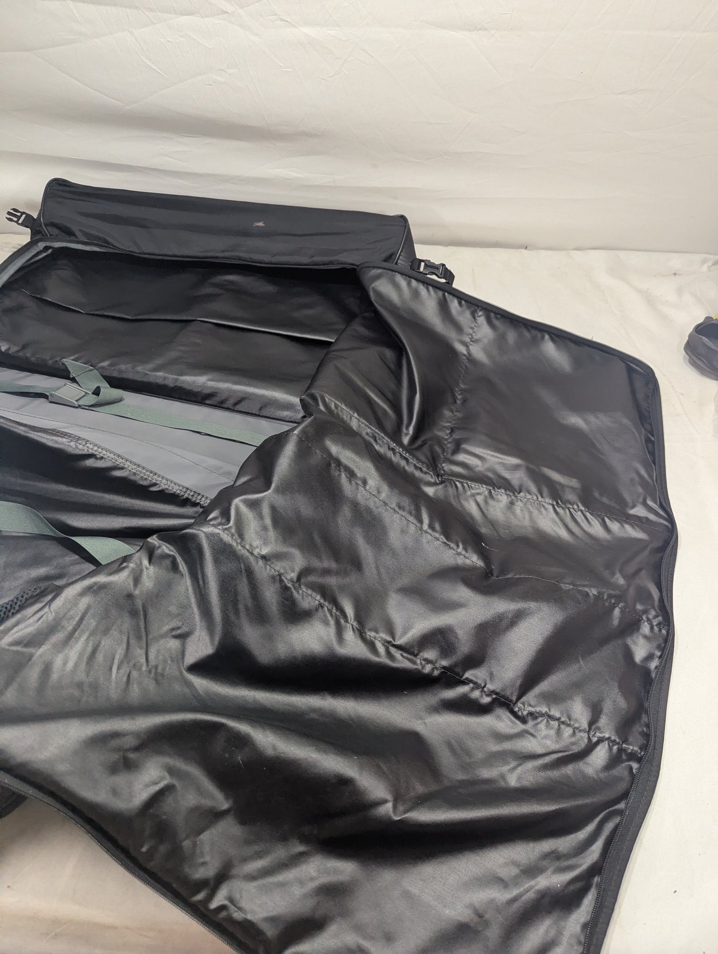 Suit Bag Title will update soon
