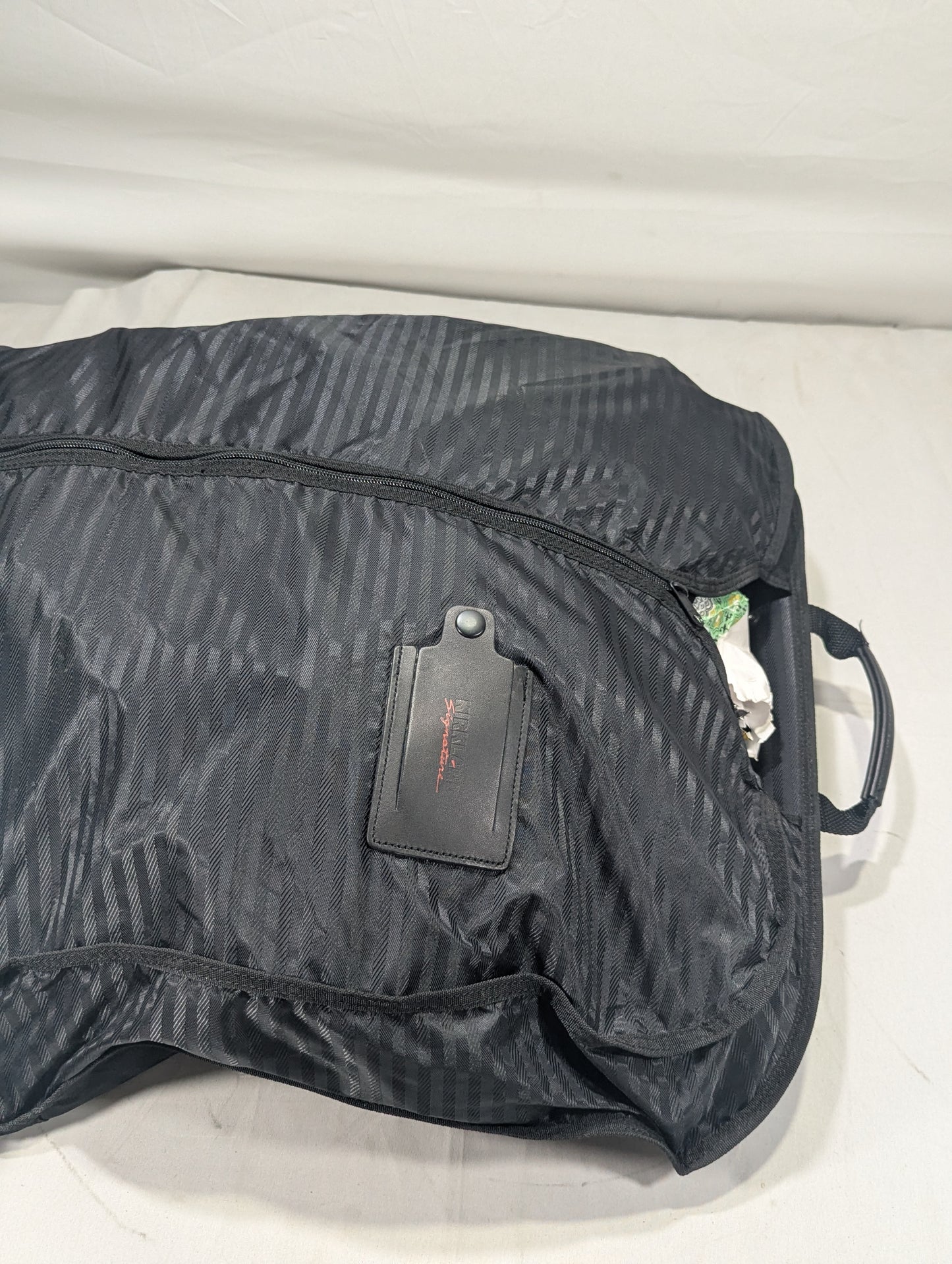 Suit Bag Title will update soon