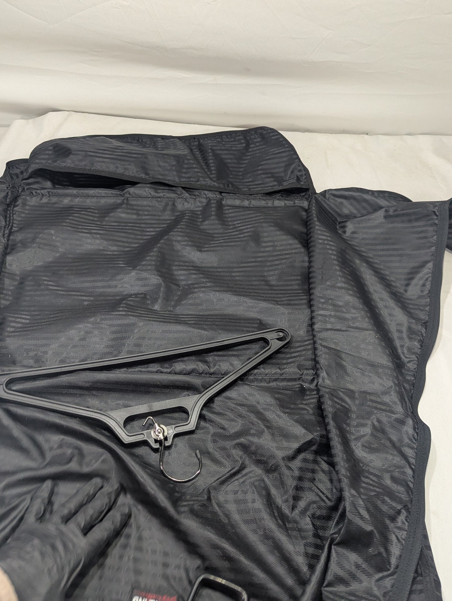 Suit Bag Title will update soon