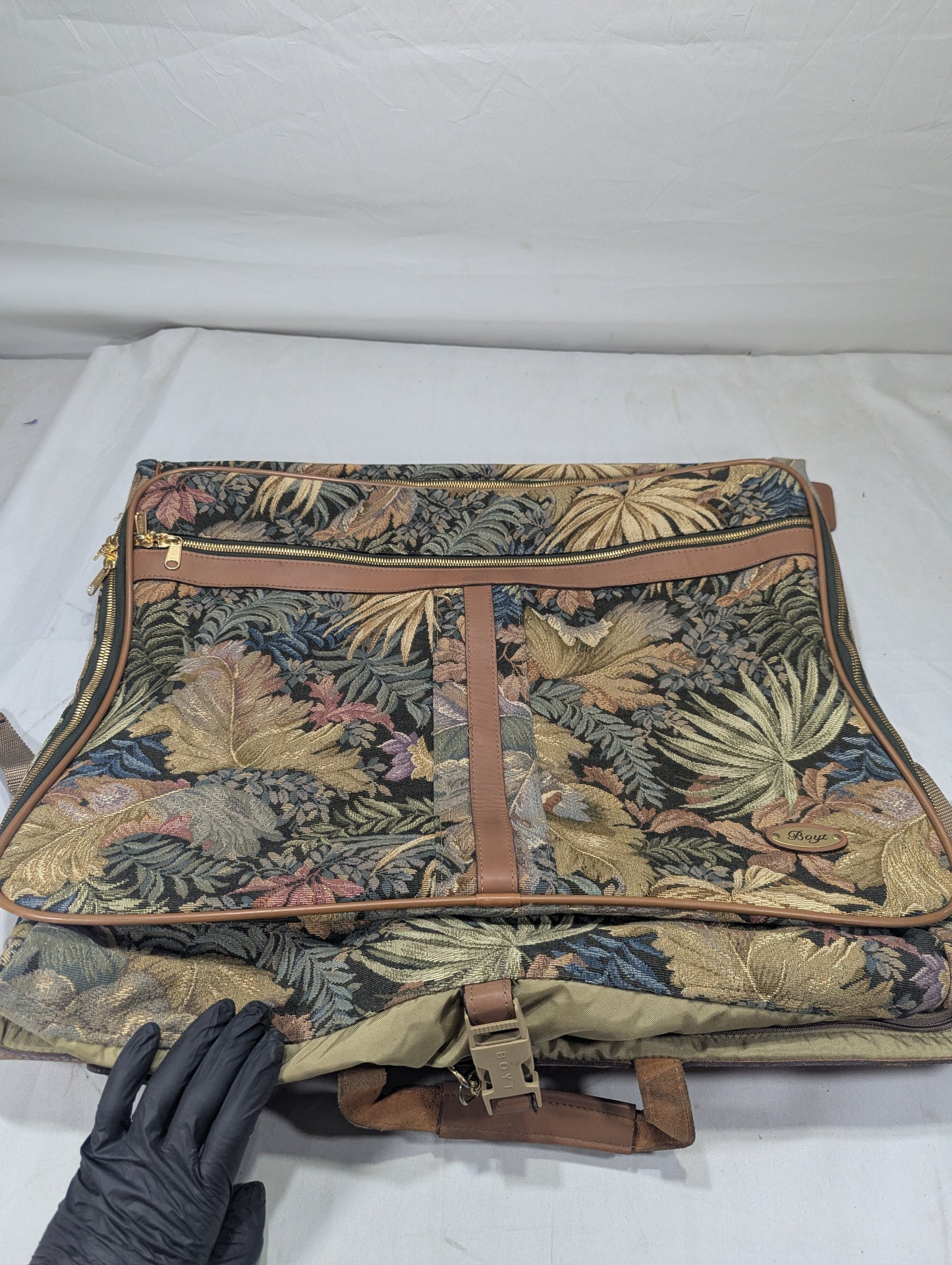 Suit Bag Title will update soon