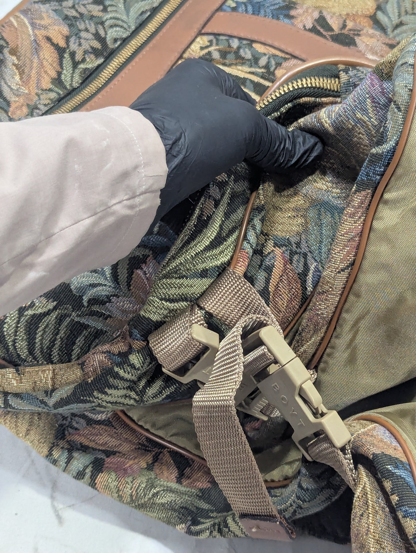 Suit Bag Title will update soon