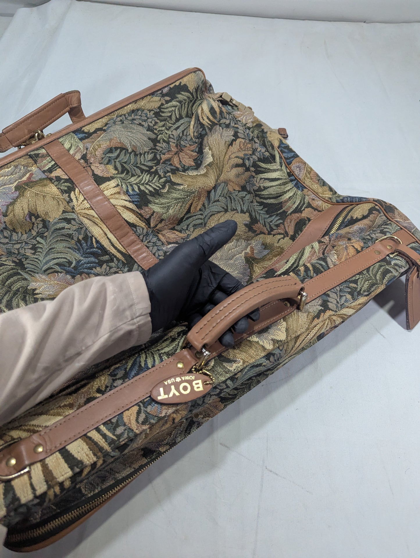 Suit Bag Title will update soon