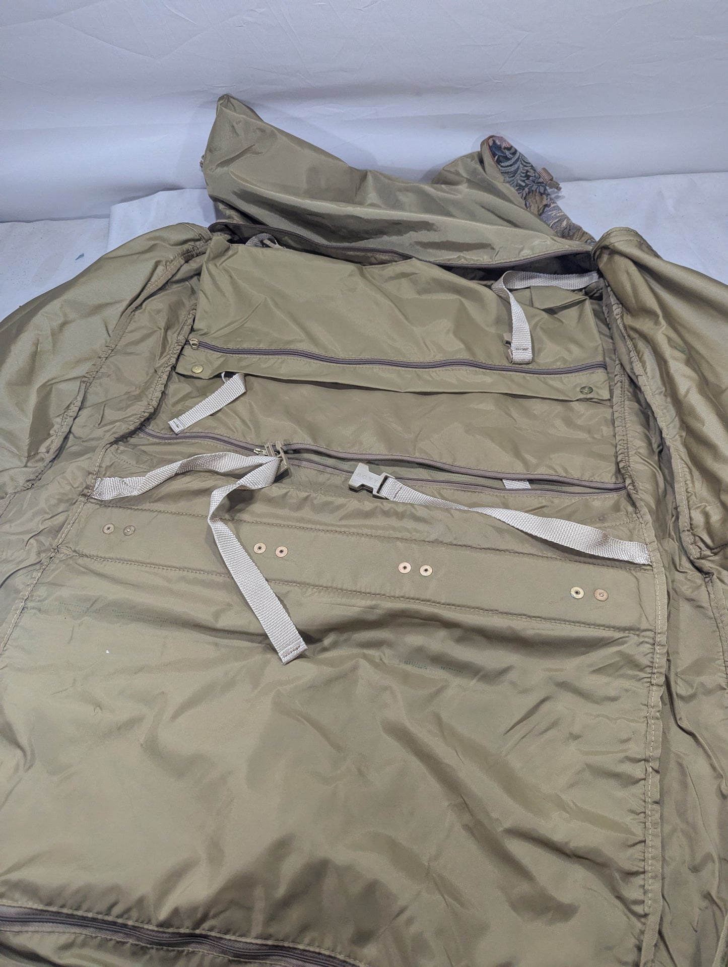 Suit Bag Title will update soon