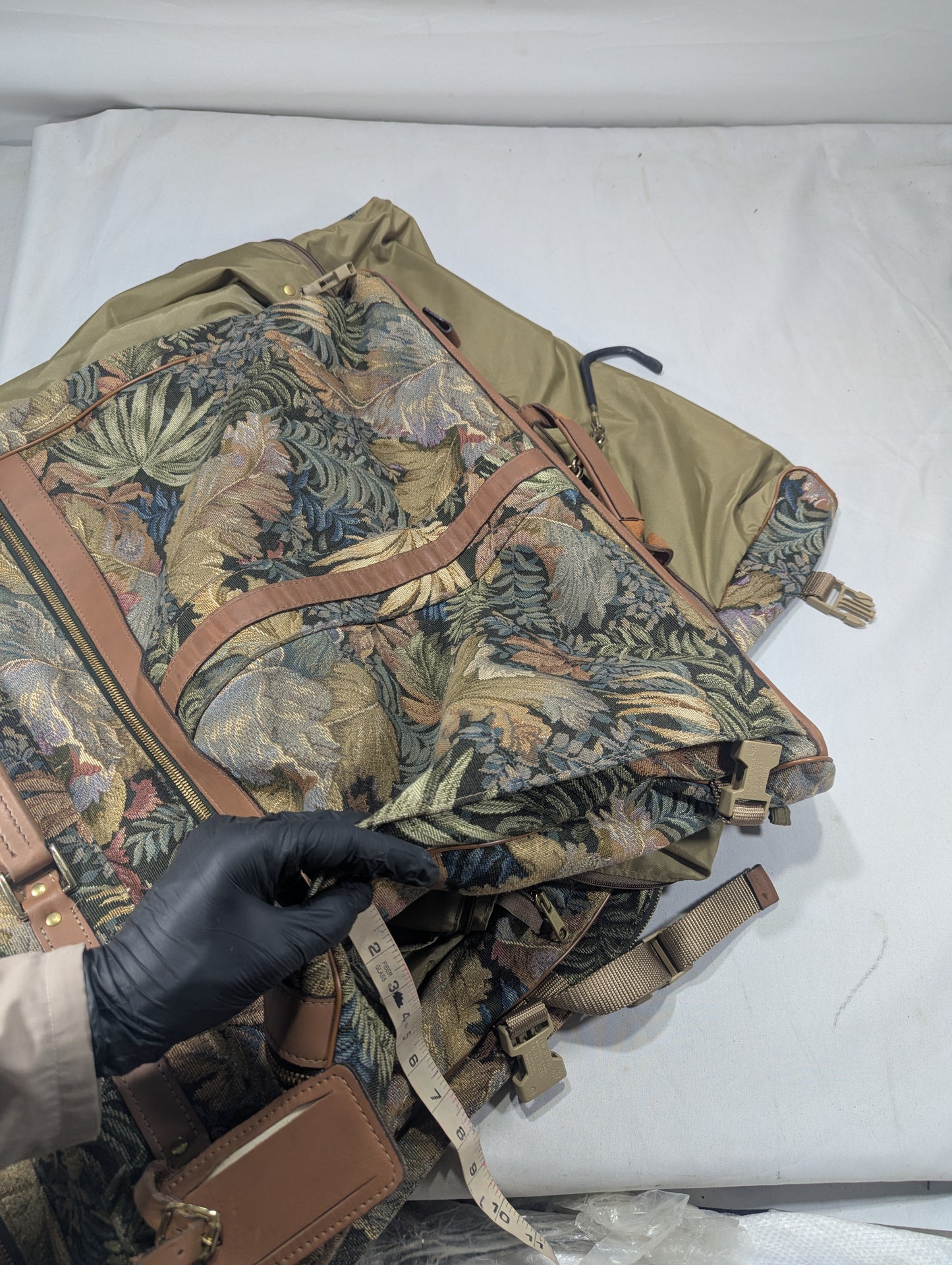 Suit Bag Title will update soon