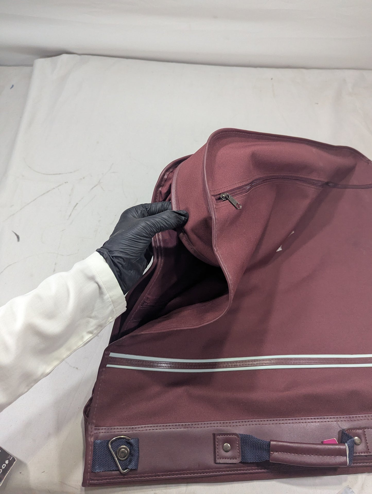 Suit Bag Title will update soon