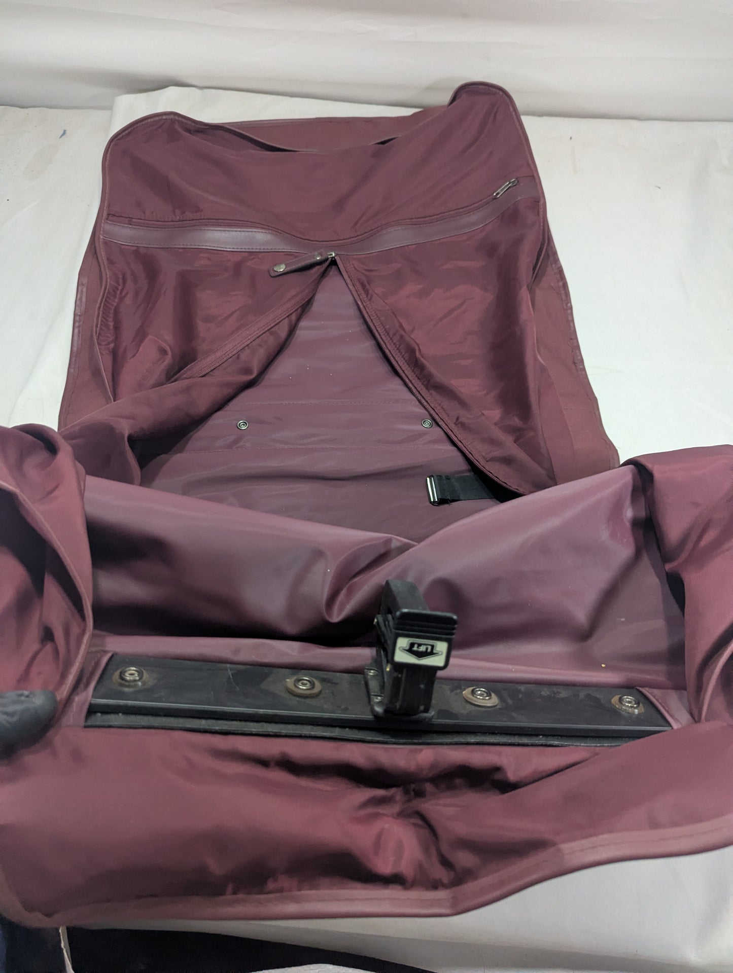 Suit Bag Title will update soon