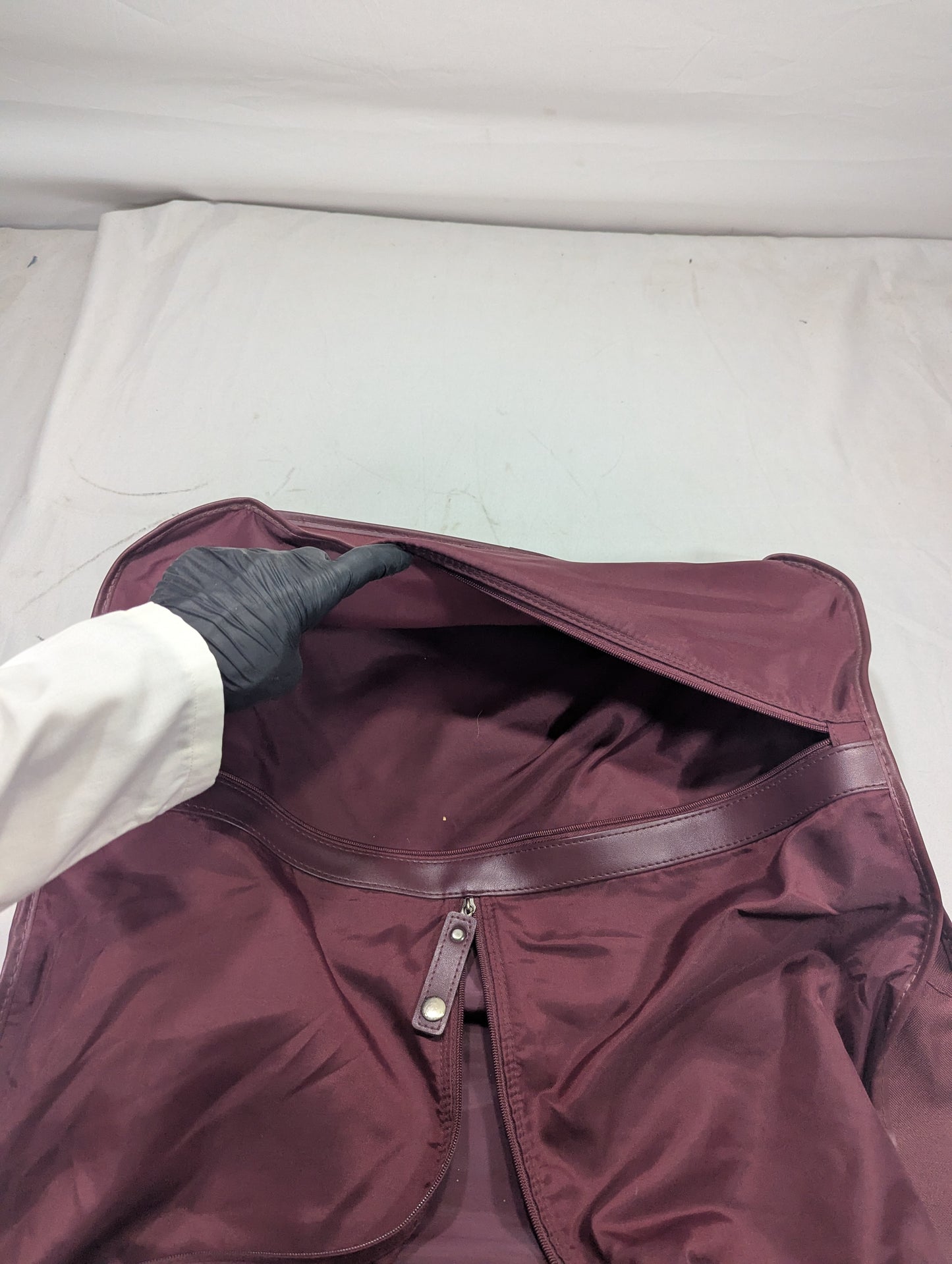 Suit Bag Title will update soon