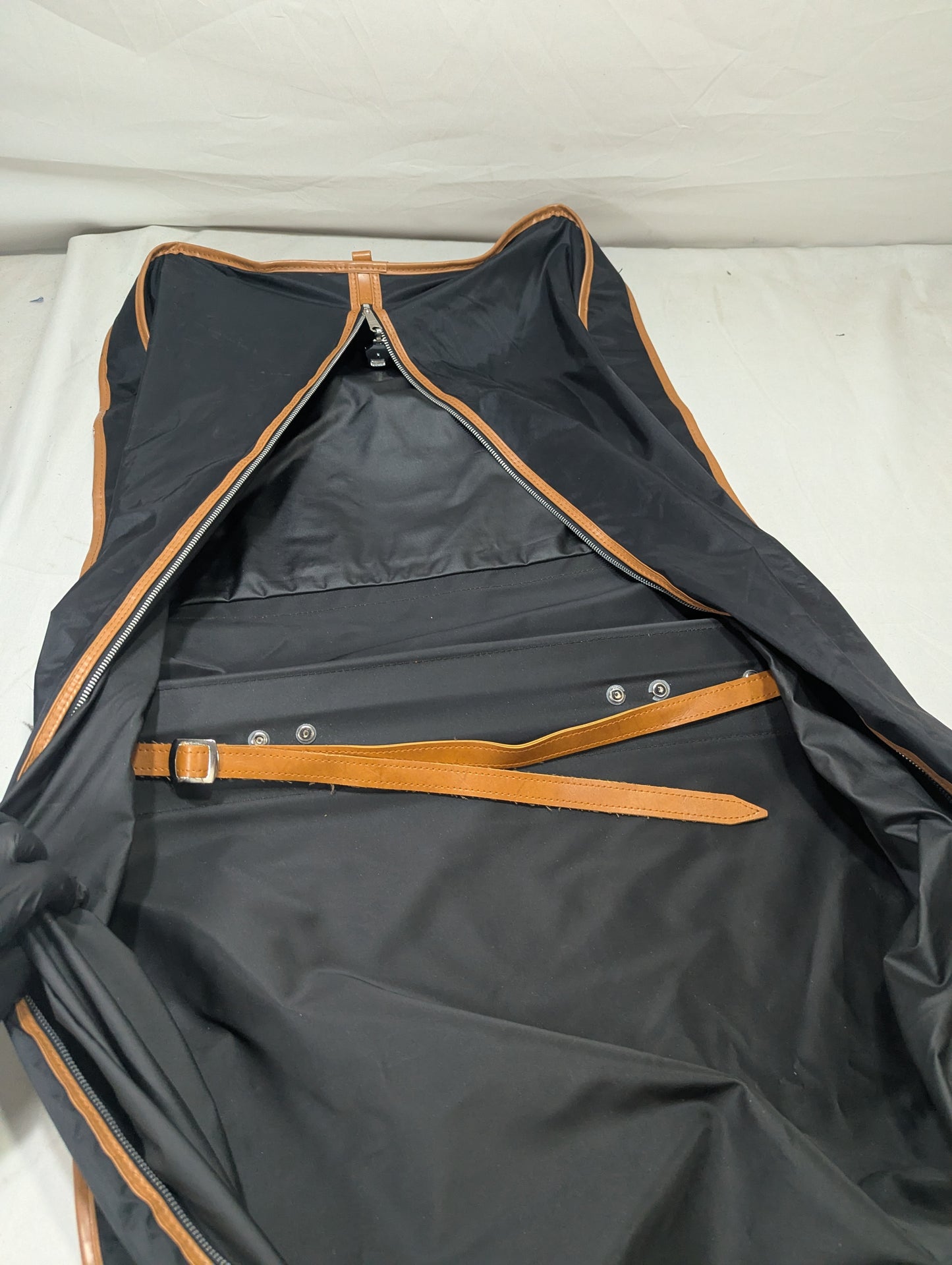Suit Bag Title will update soon