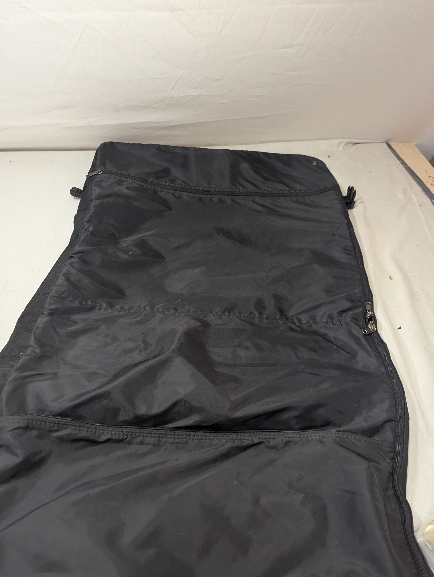 Suit Bag Title will update soon