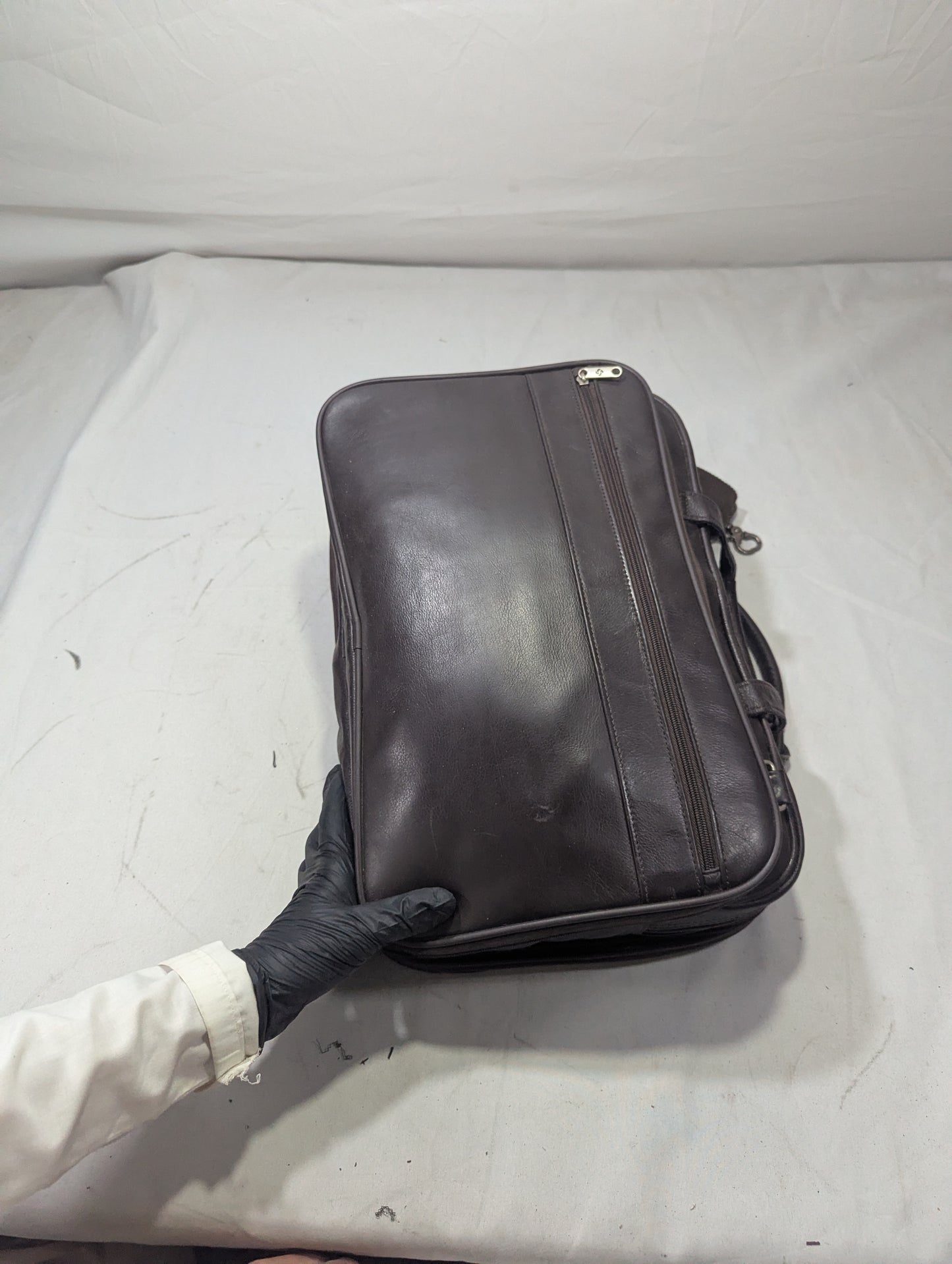 Leather Samsonite Title will update soon