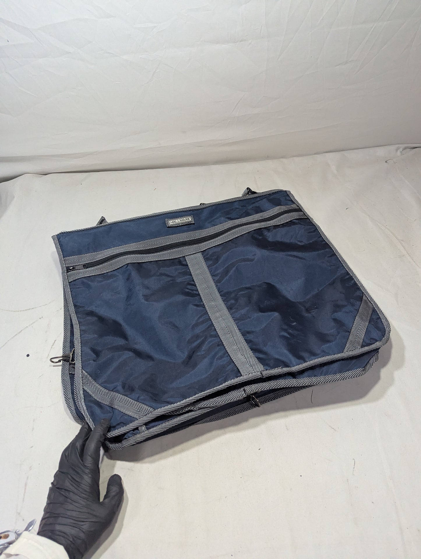 Suit Bag Title will update soon