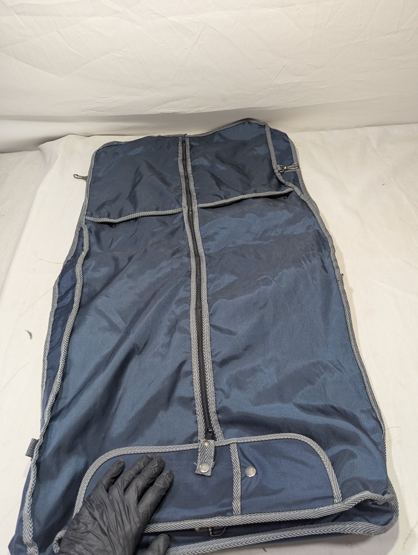 Suit Bag Title will update soon