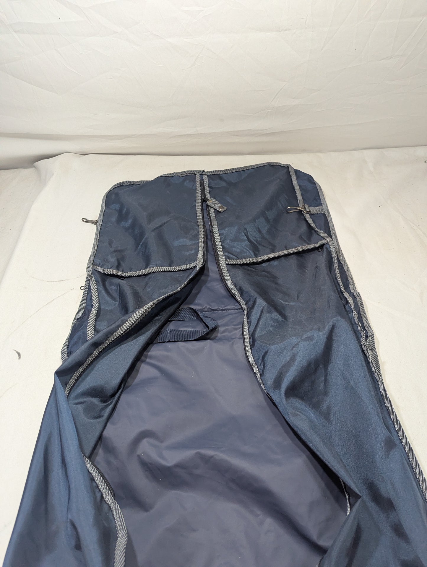 Suit Bag Title will update soon