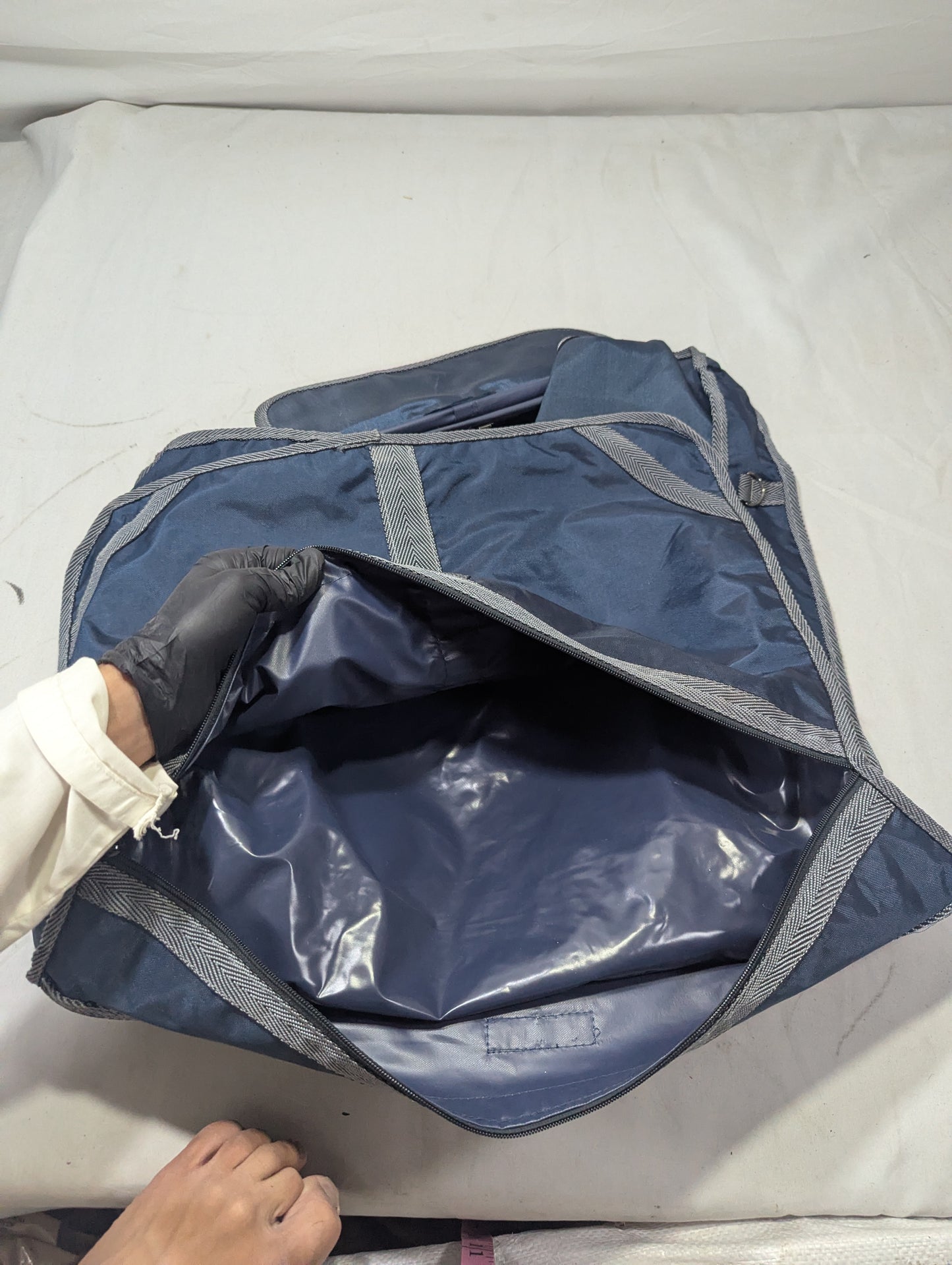 Suit Bag Title will update soon