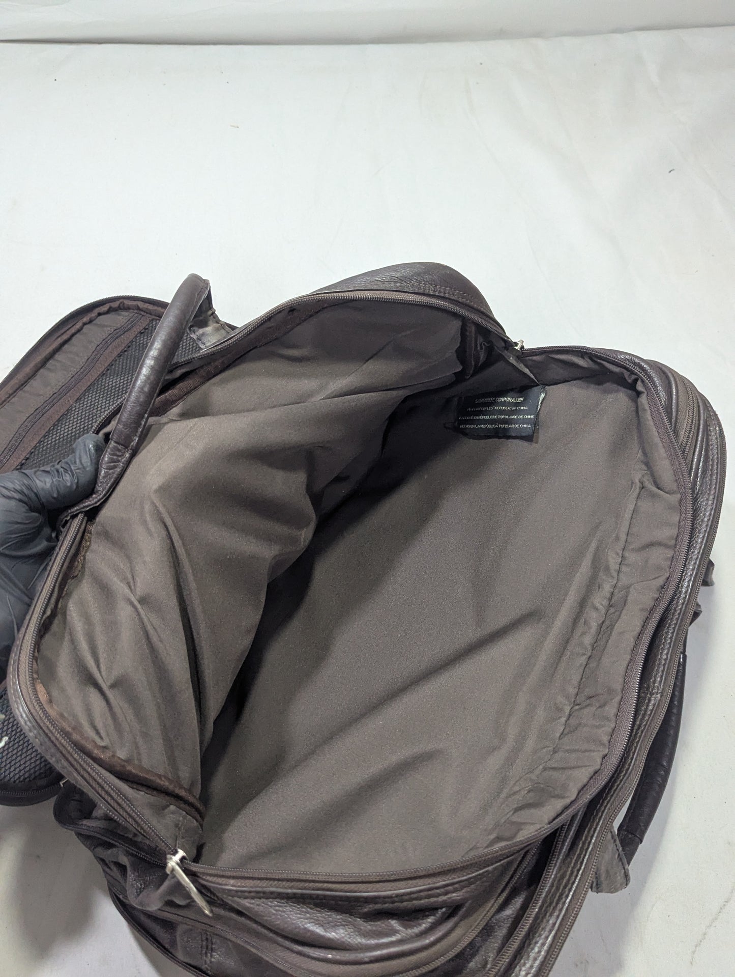 Leather Samsonite Title will update soon