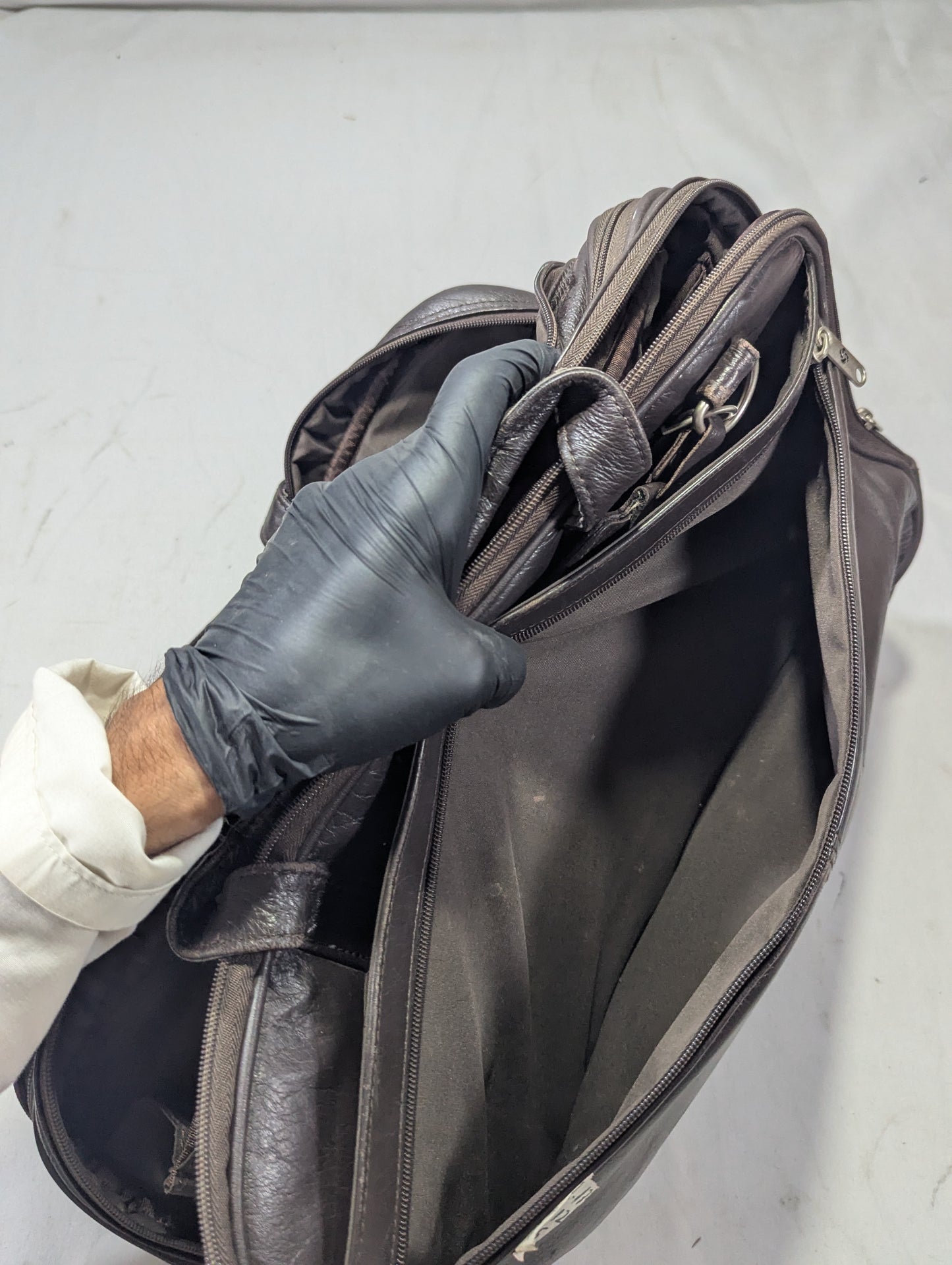 Leather Samsonite Title will update soon