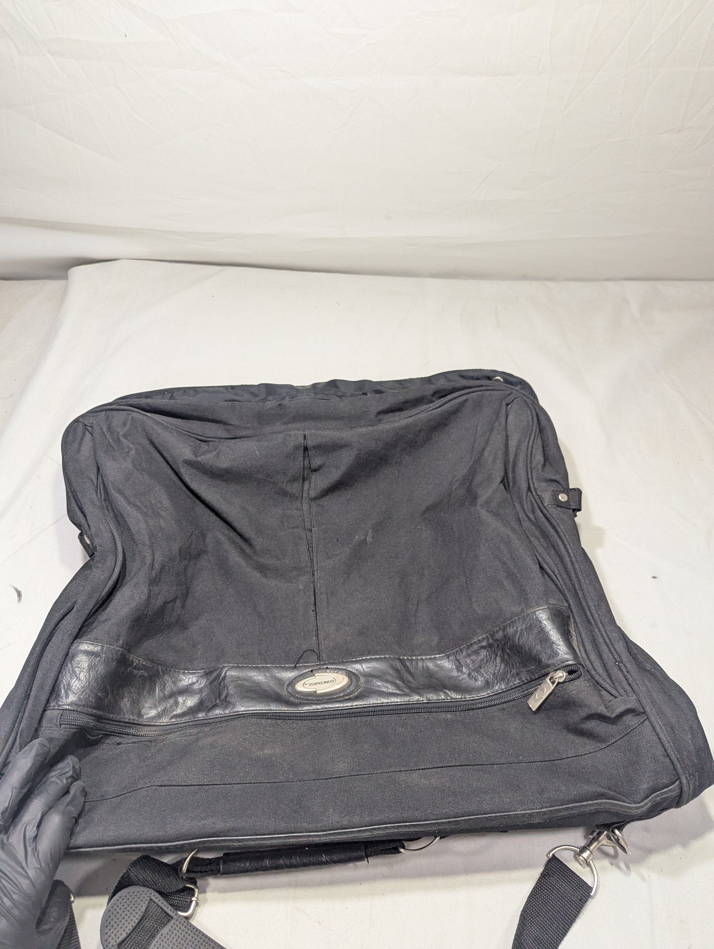 Suit Bag Title will update soon