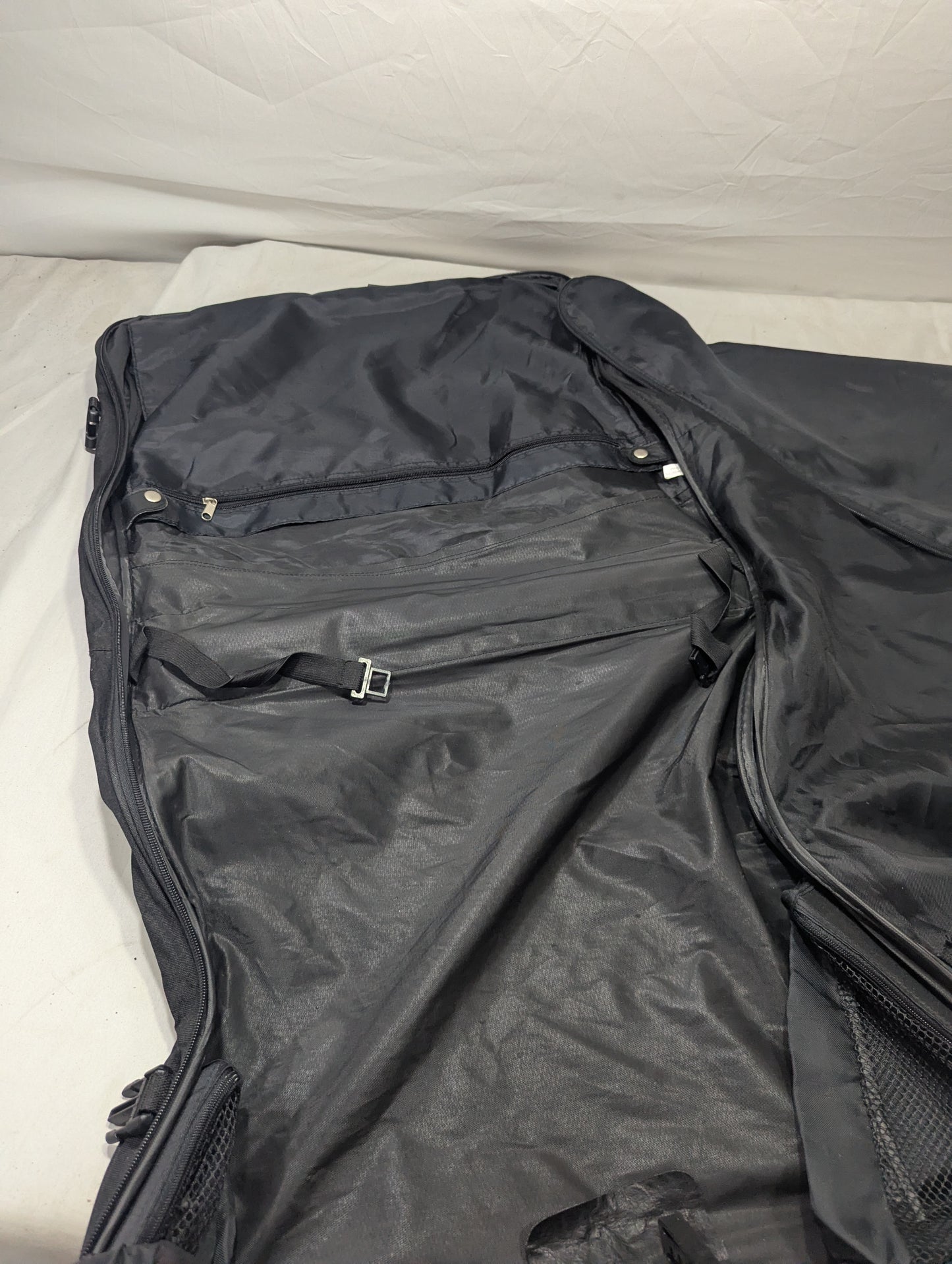 Suit Bag Title will update soon